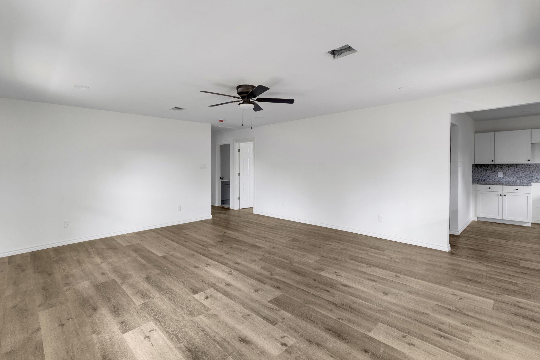 990 Wall St, Houston, TX 77088 photo