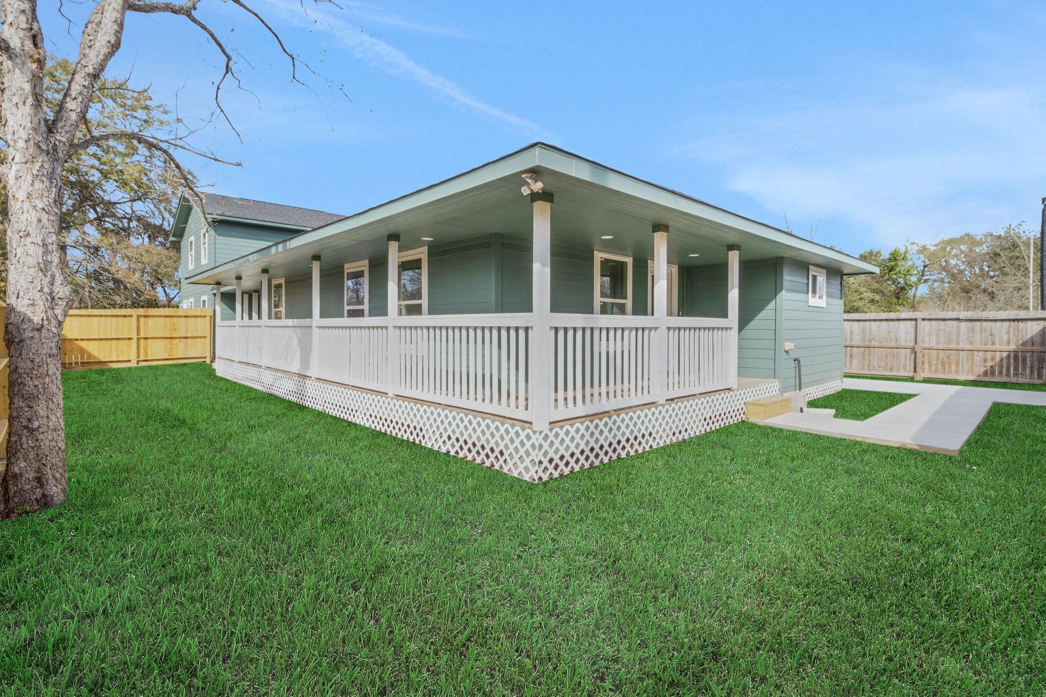 990 Wall St, Houston, TX 77088 photo