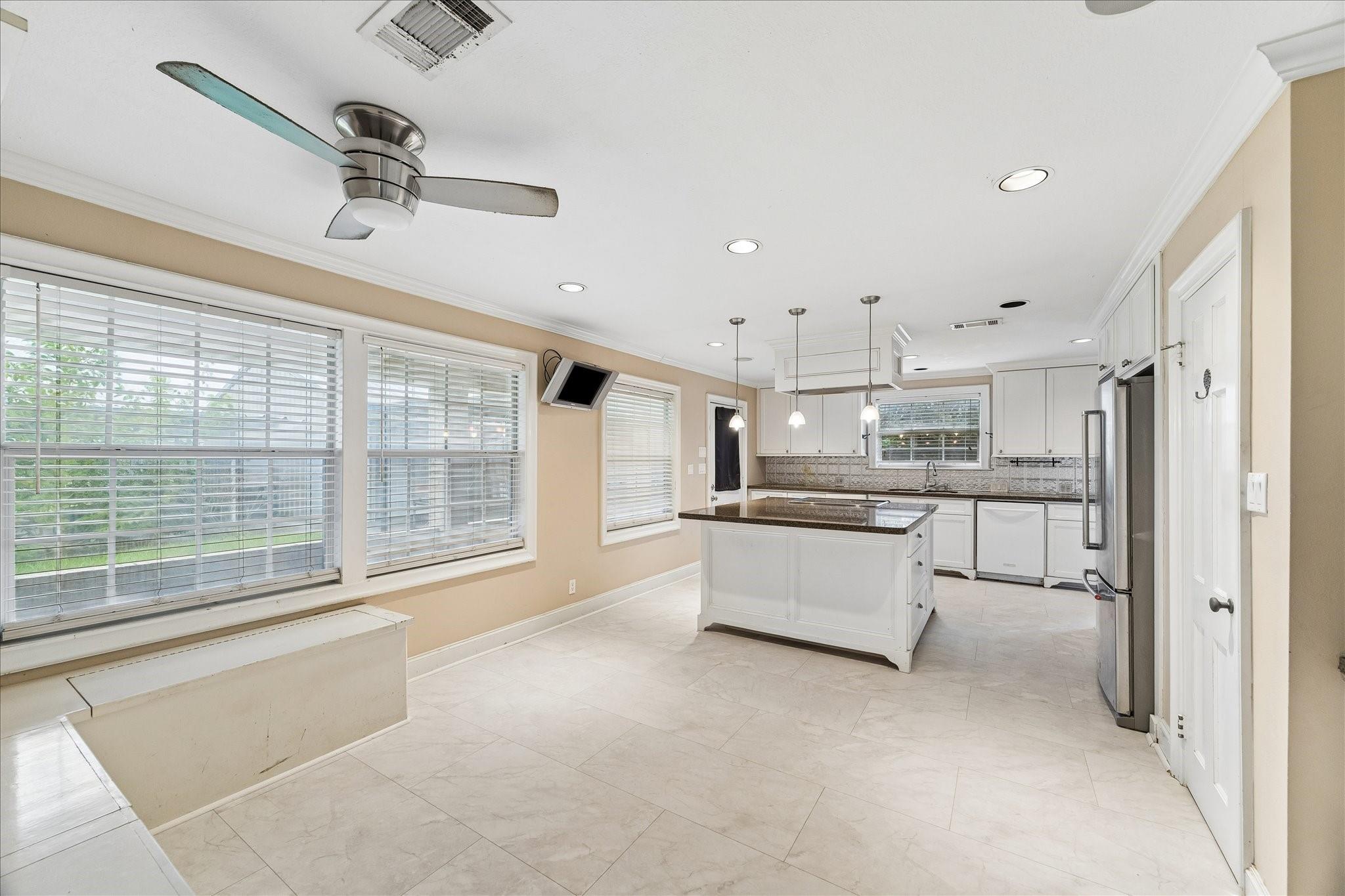 1330 Des Jardines St, Houston, TX 77023 photo