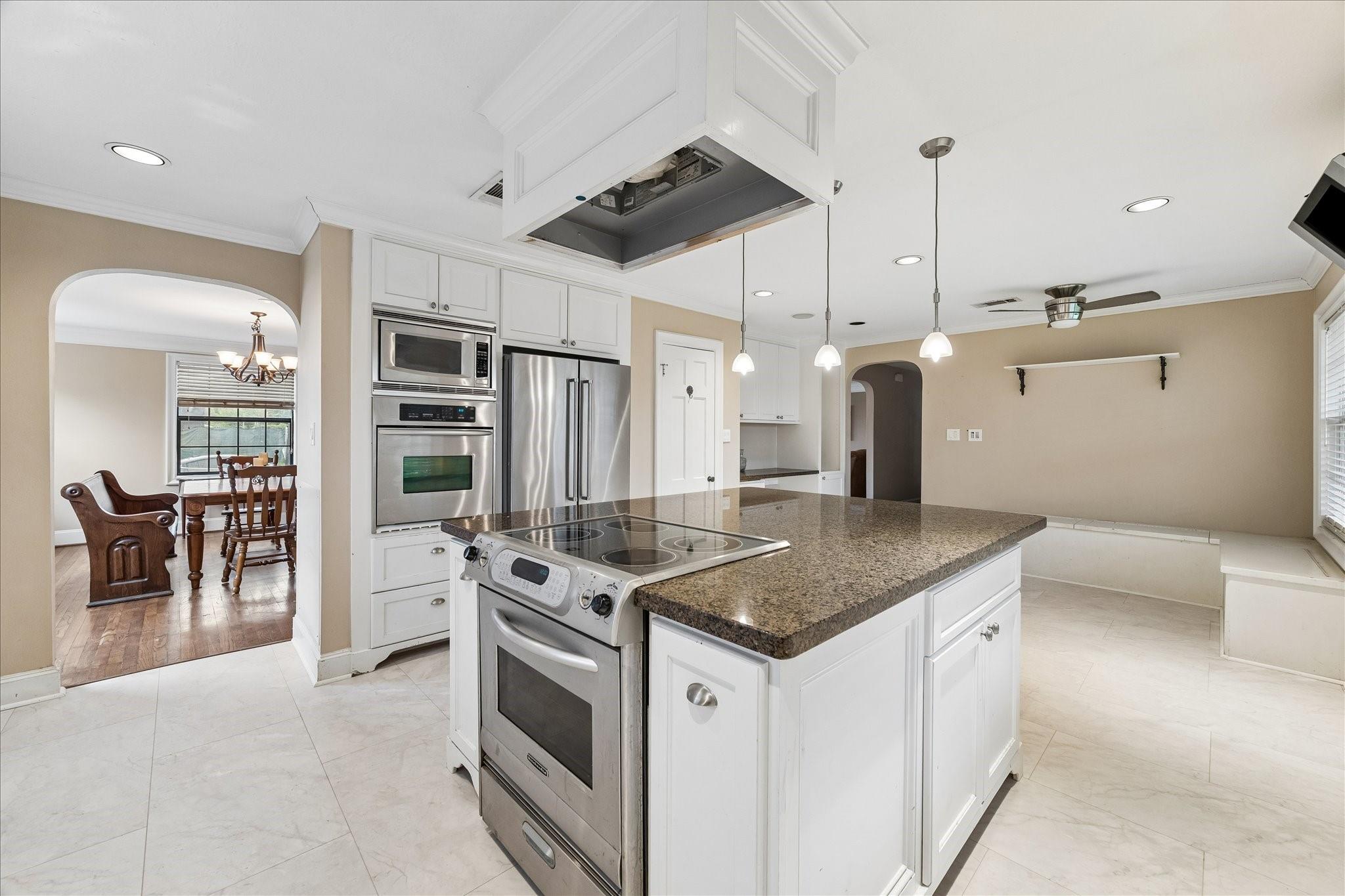 1330 Des Jardines St, Houston, TX 77023 photo