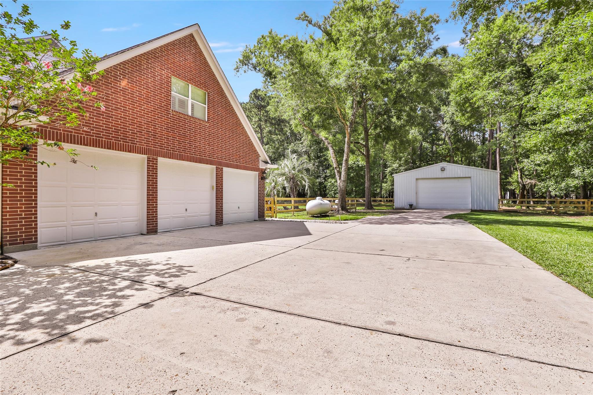 29503 Commons Superior Dr, Huffman, TX 77336 photo