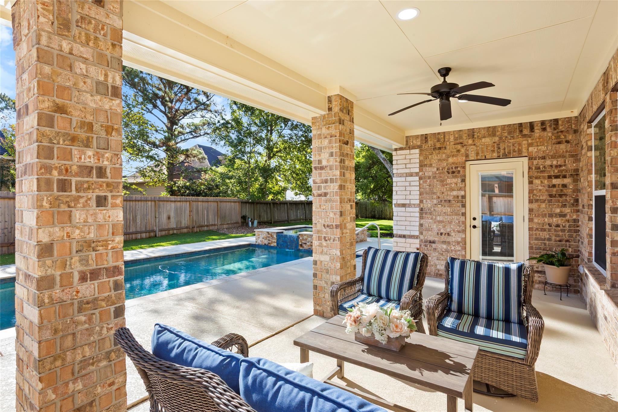 172 Bent Tree Ln, Montgomery, TX 77356 photo