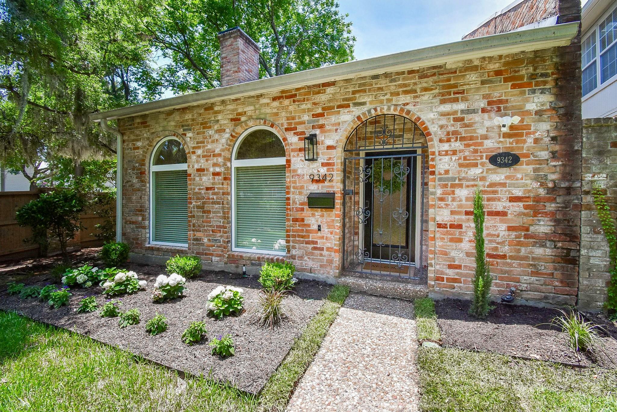 9342 Briar Forest Dr, Houston, TX 77063 photo