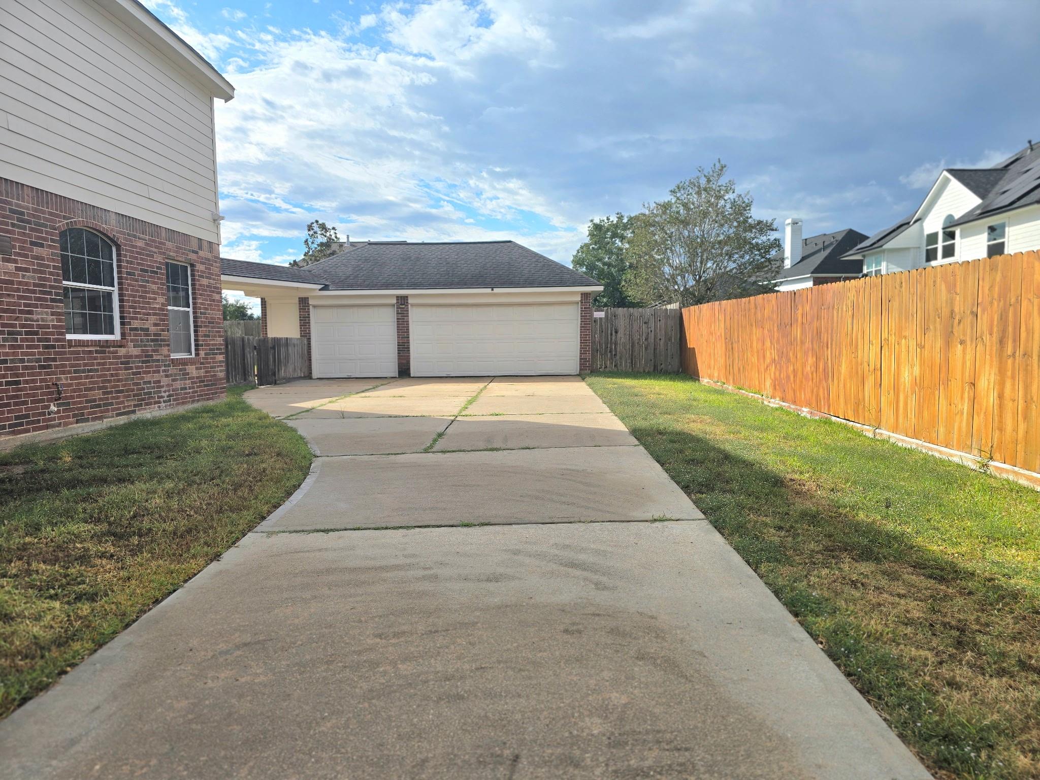 20315 Lakeland Falls Dr, Cypress, TX 77433 photo