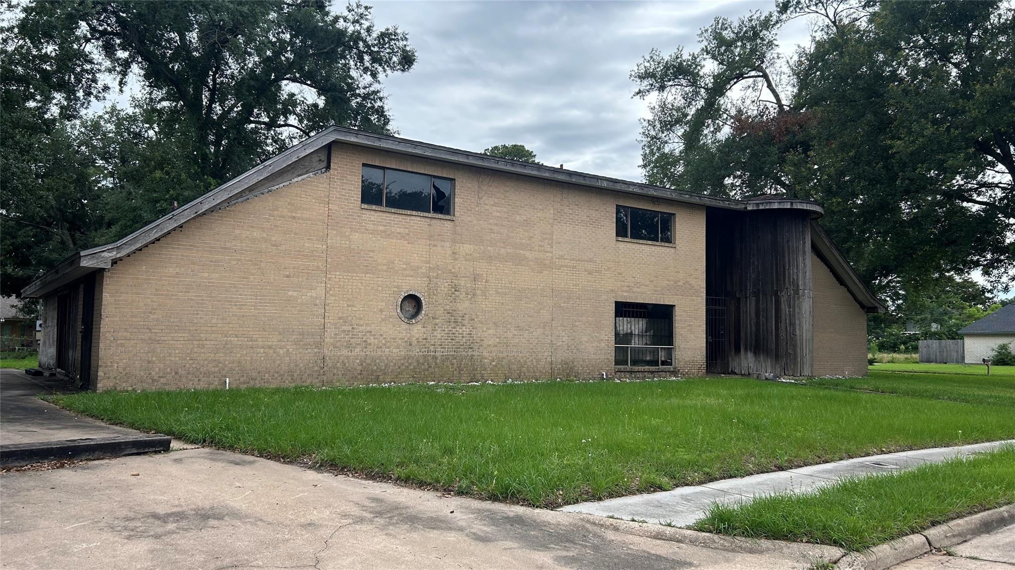 6706 Standing Oaks St, Houston, TX 77050 photo