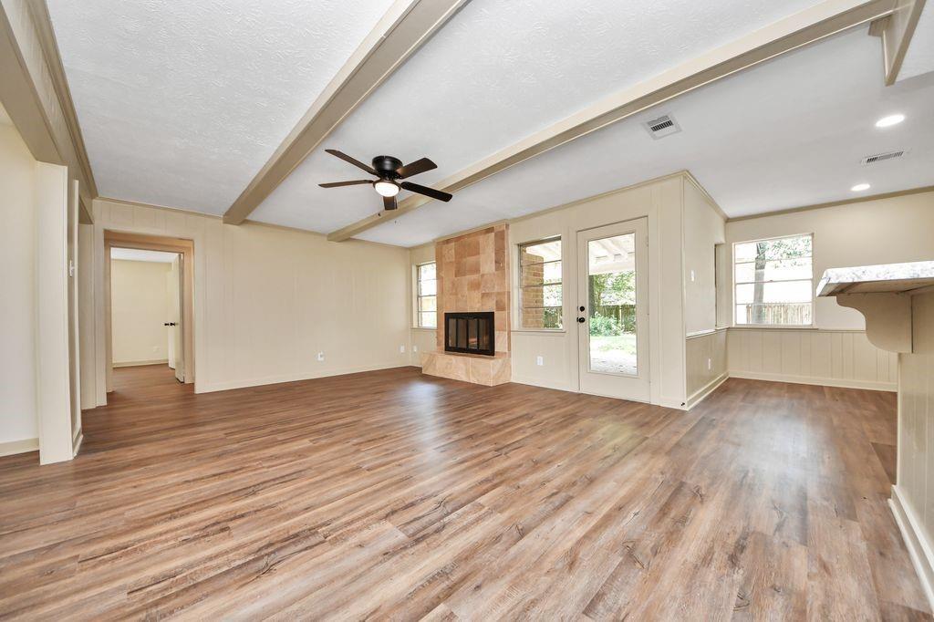 5731 Lodge Creek Dr, Houston, TX 77066 photo