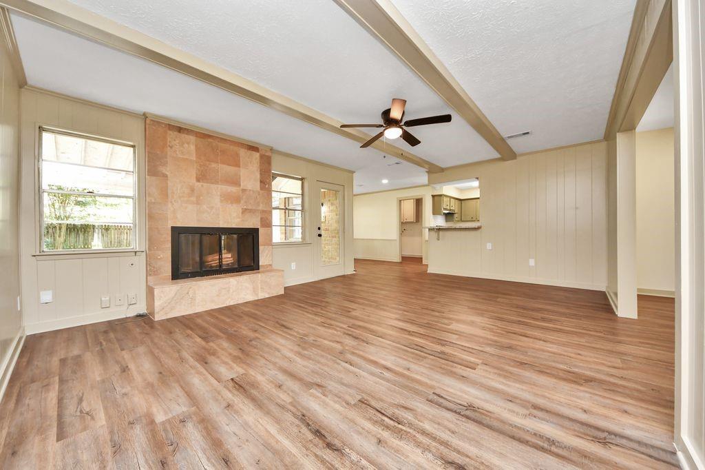 5731 Lodge Creek Dr, Houston, TX 77066 photo