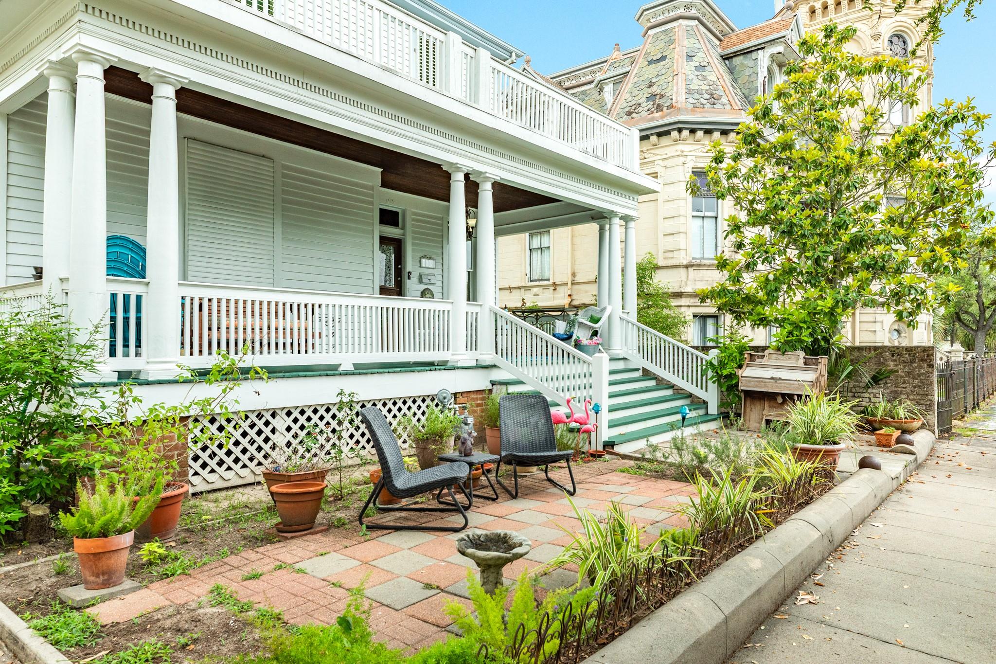1619 Sealy St, Galveston, TX 77550 photo