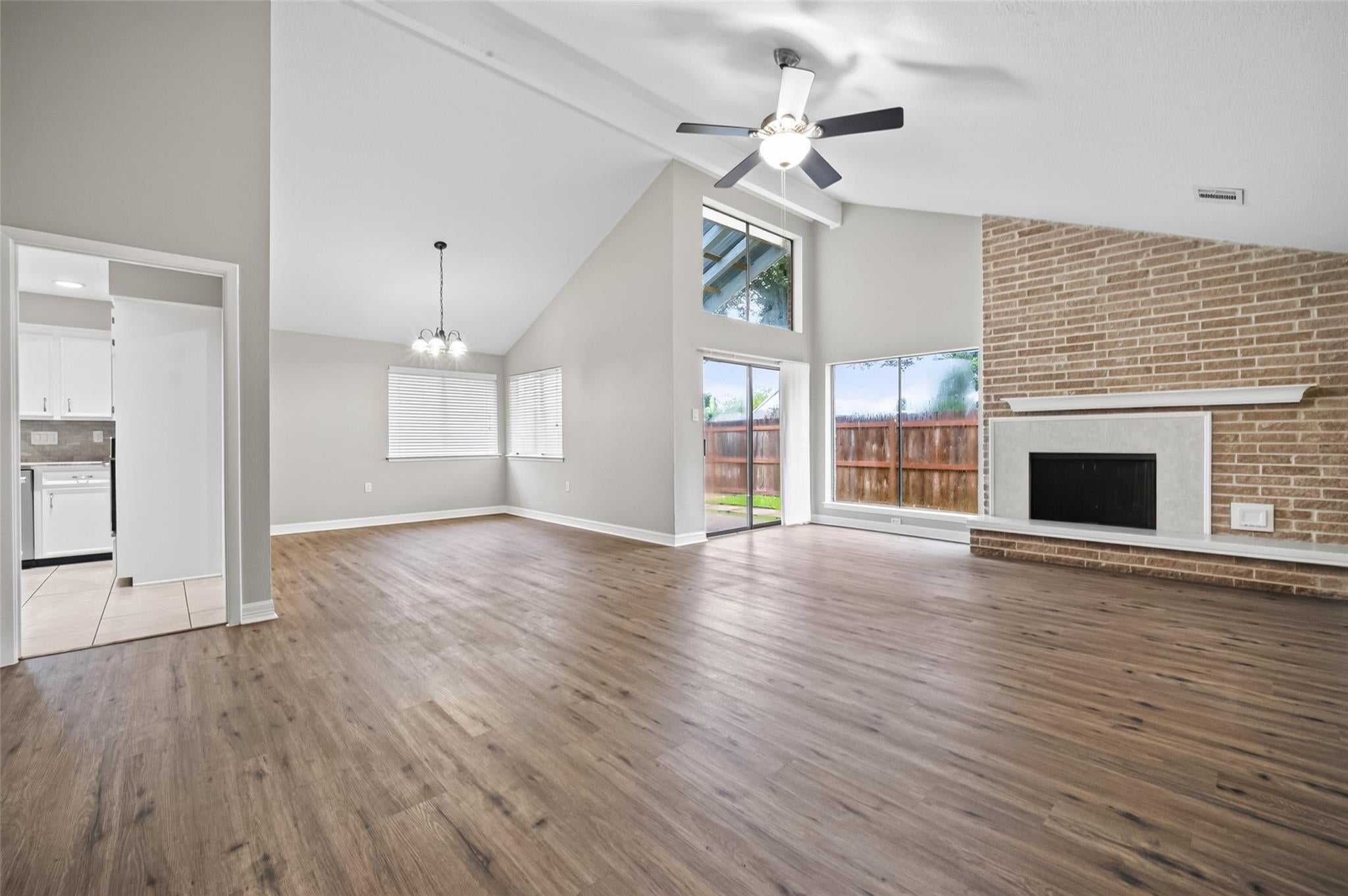 6122 Sanford, Houston, TX 77096 photo