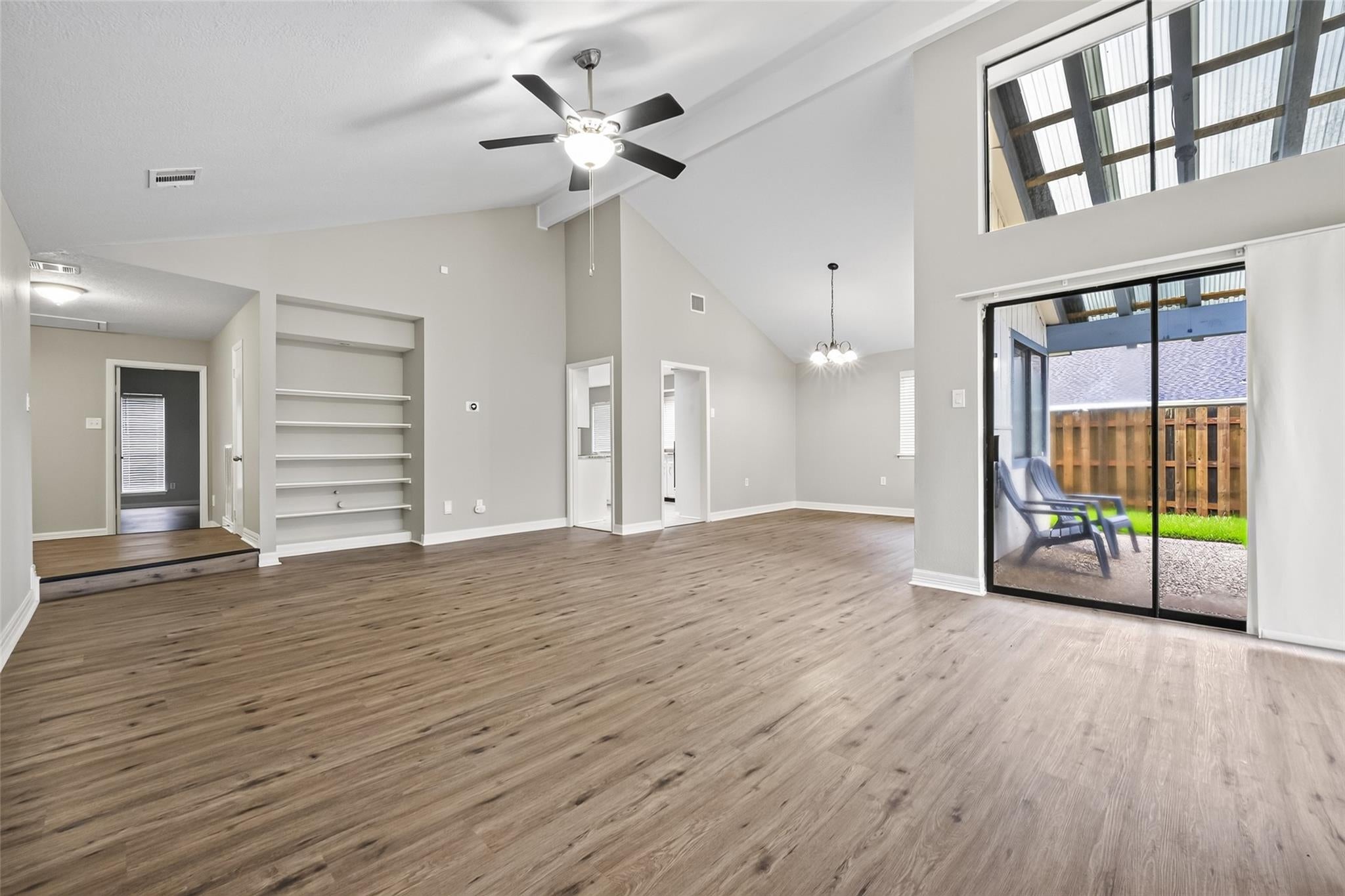 6122 Sanford, Houston, TX 77096 photo