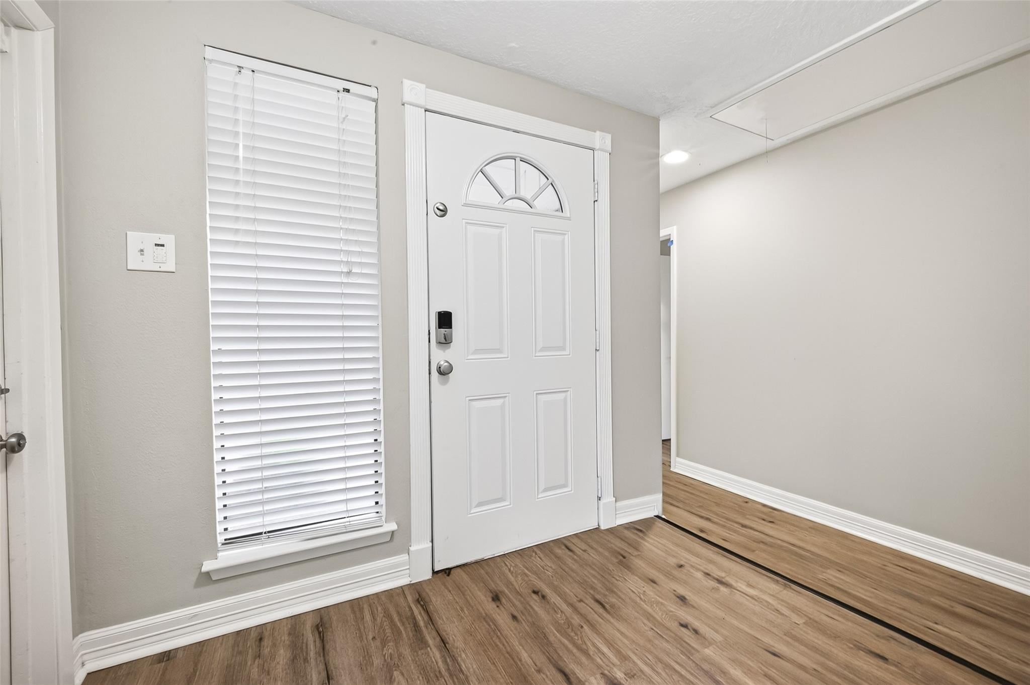 6122 Sanford, Houston, TX 77096 photo