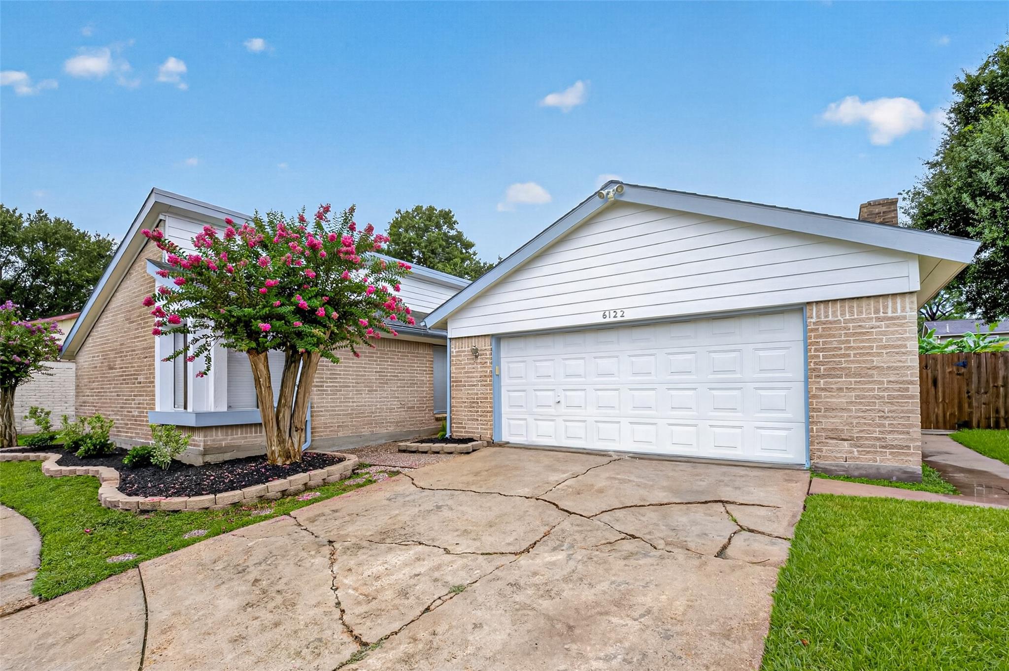 6122 Sanford Rd, Houston, TX 77096