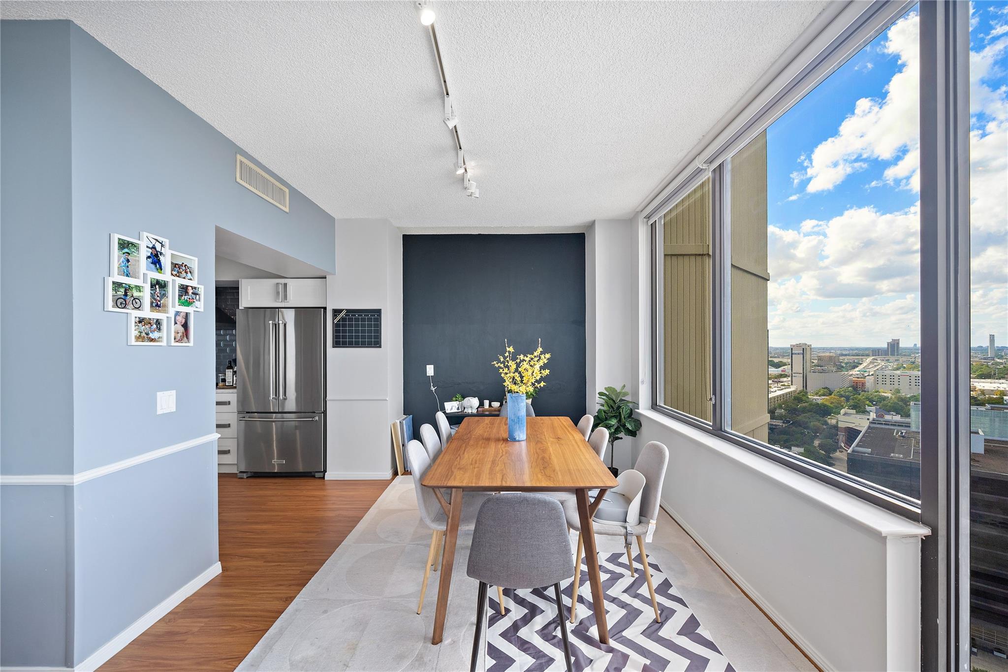 15 Greenway Plz #25 J, Houston, TX 77046 photo