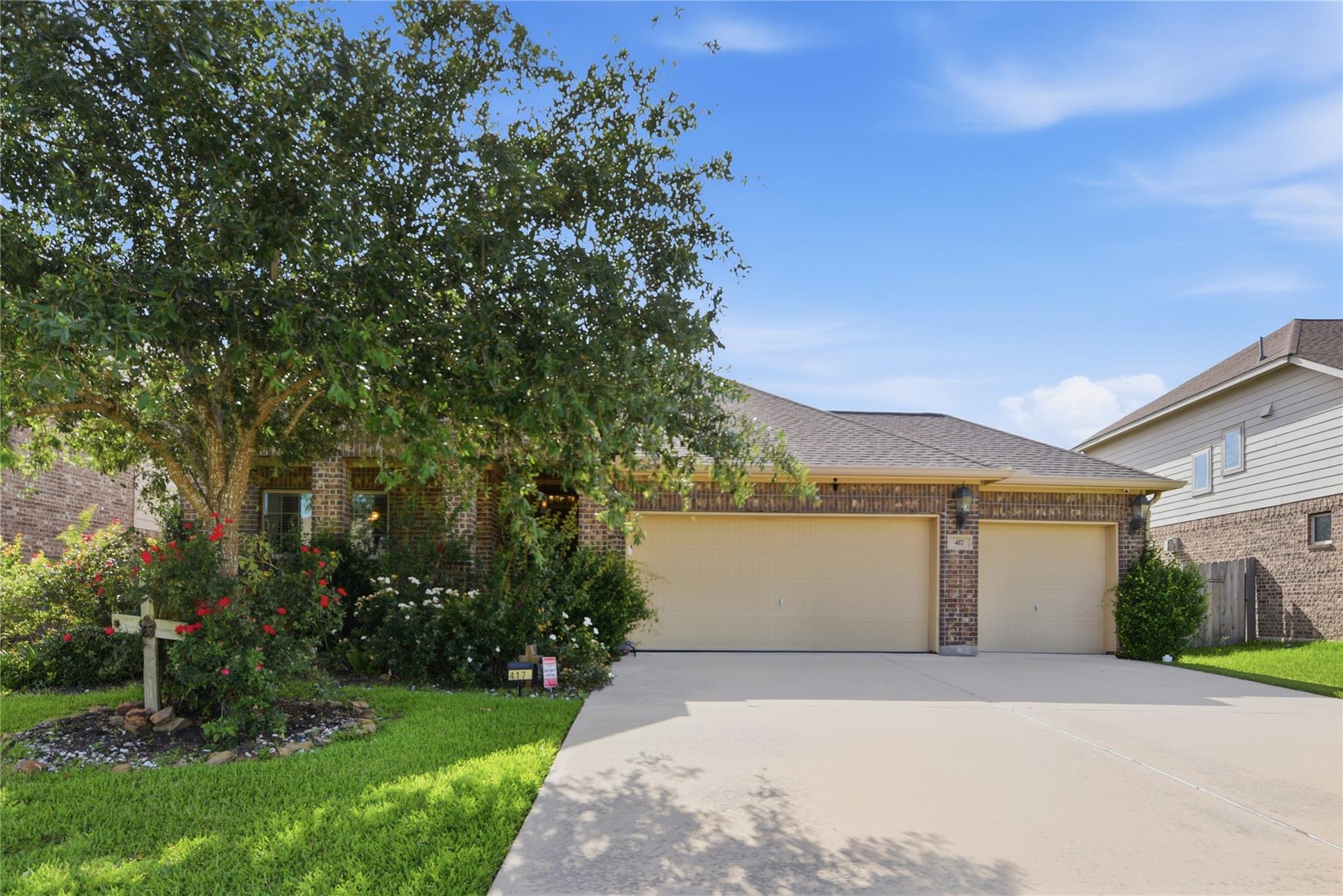 417 Westwood Dr, League City, TX 77573 photo