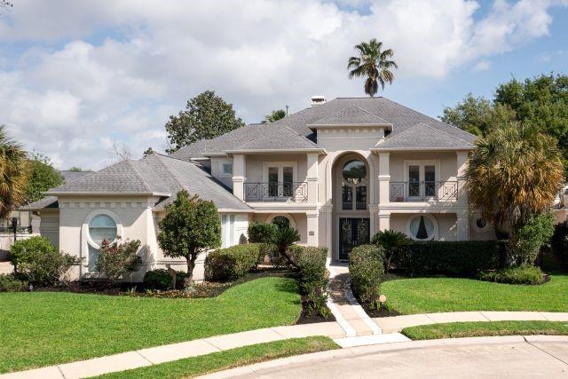 65 Schubach Dr, Sugar Land, TX 77479