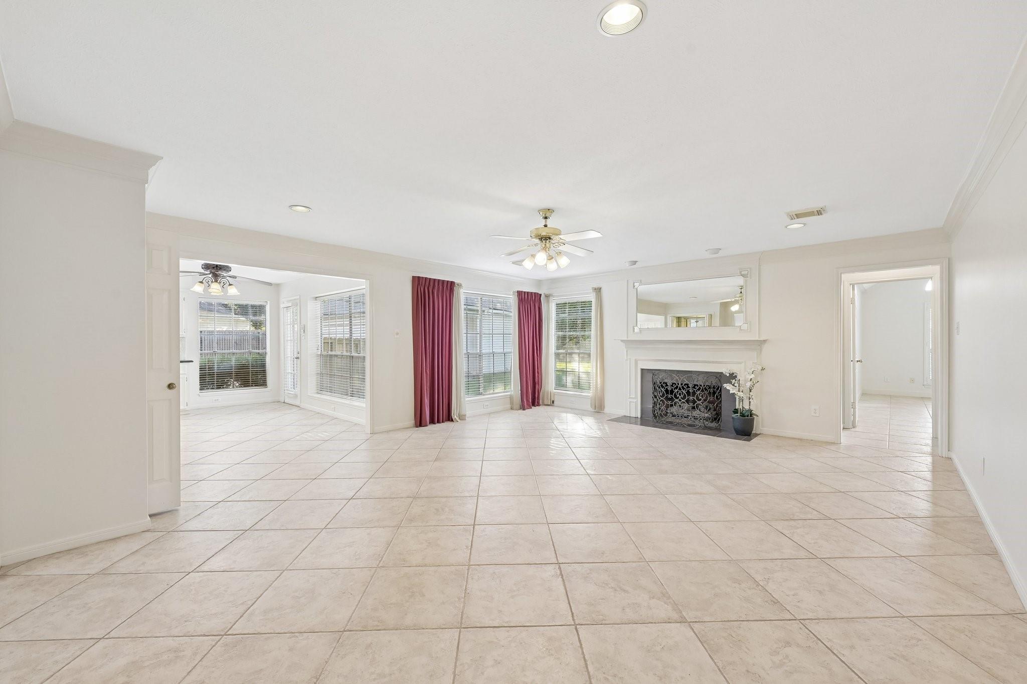 15 Sterling St, Sugar Land, TX 77479 photo