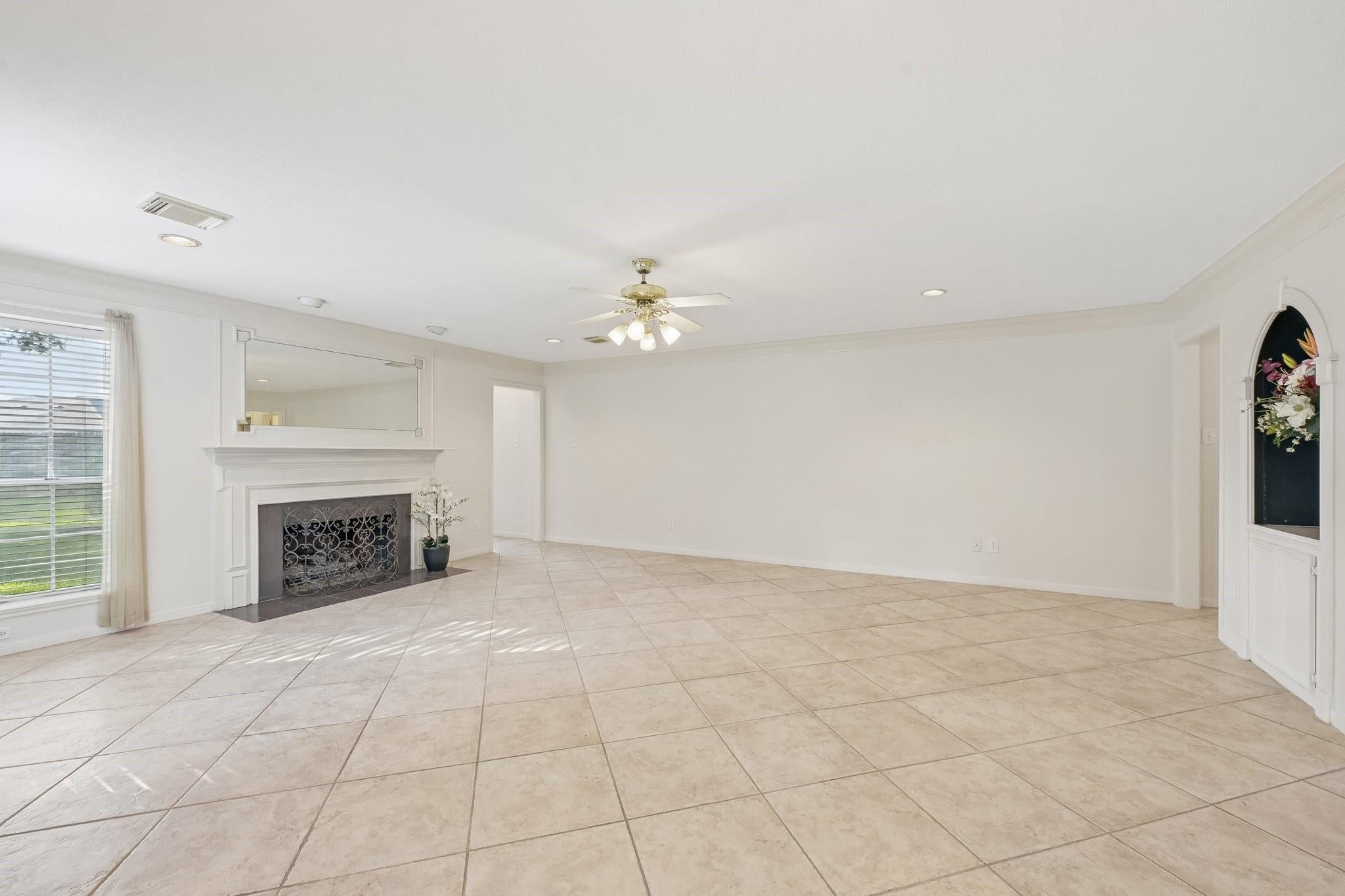 15 Sterling St, Sugar Land, TX 77479 photo