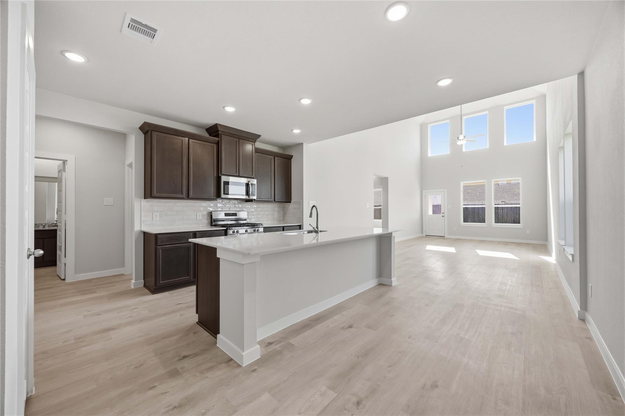 8138 Goliad Way, Beasley, TX 77417 photo