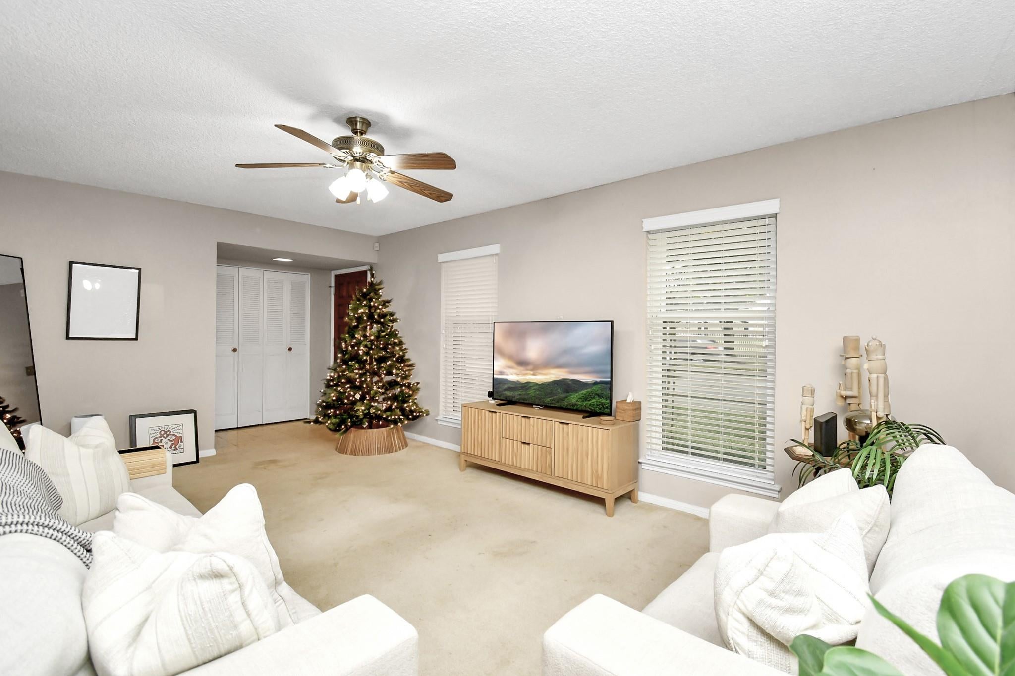 10382 Hammerly Blvd, Houston, TX 77043 photo