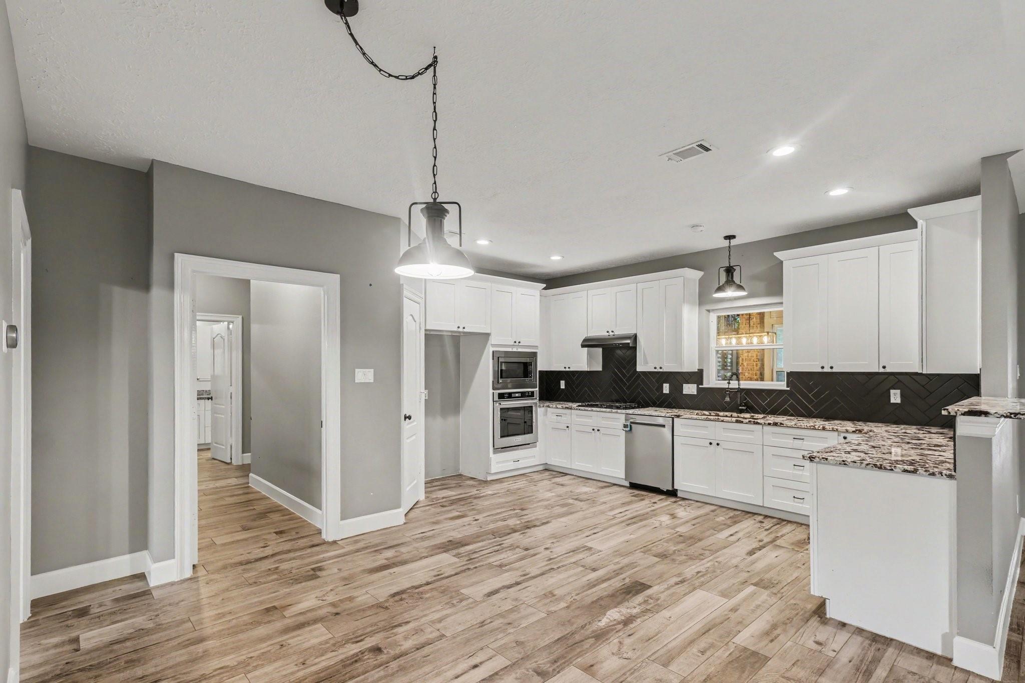 911 Winchester Bnd, Huffman, TX 77336 photo