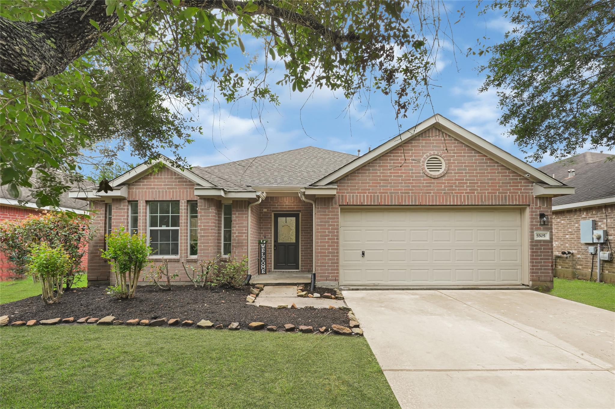 5505 Savannah Woods Ln, Rosharon, TX 77583