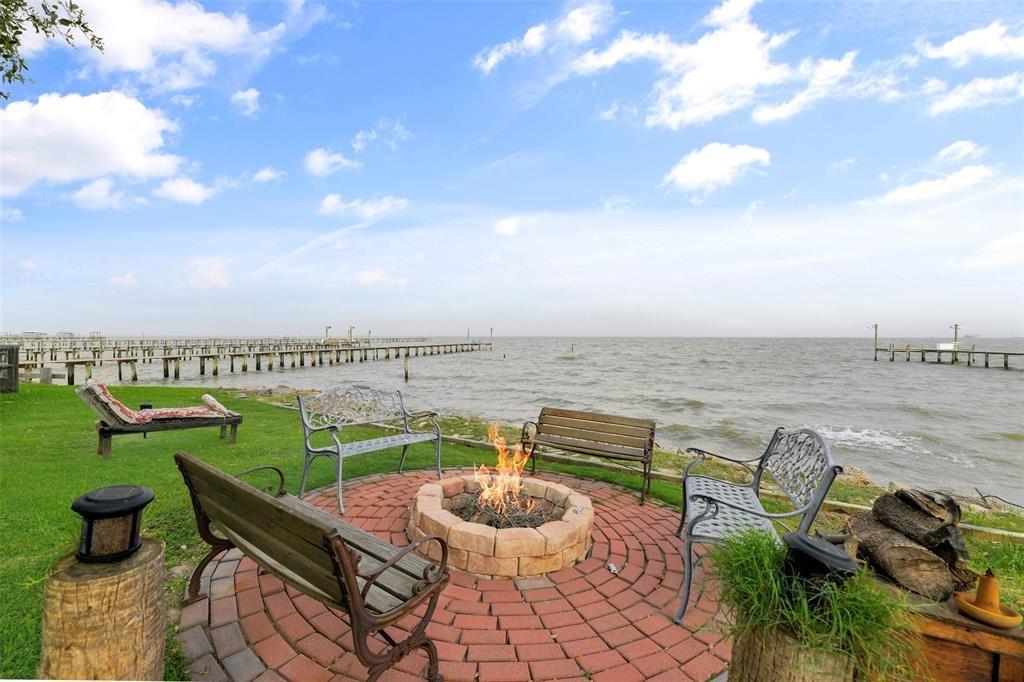 1121 6 St, San Leon, TX 77539 photo