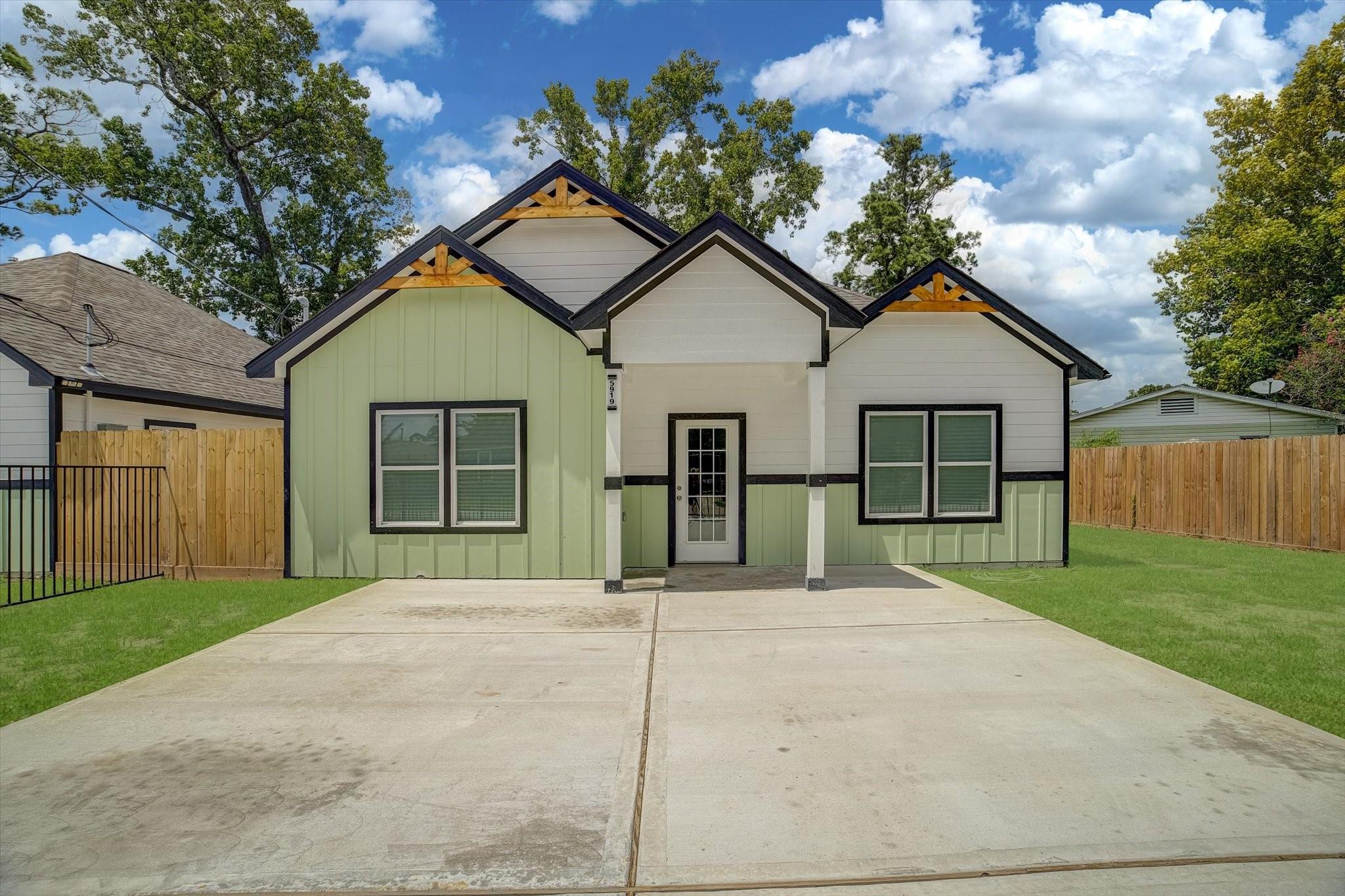 5919 Rietta St, Houston, TX 77016