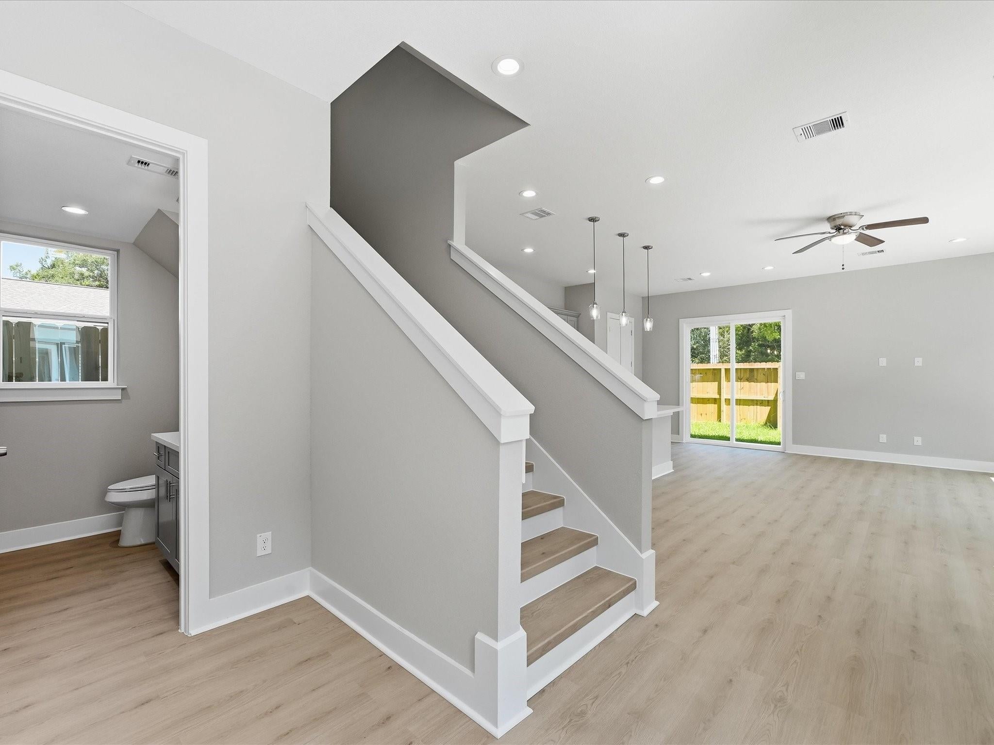 1935 Dewalt St, Houston, TX 77088 photo