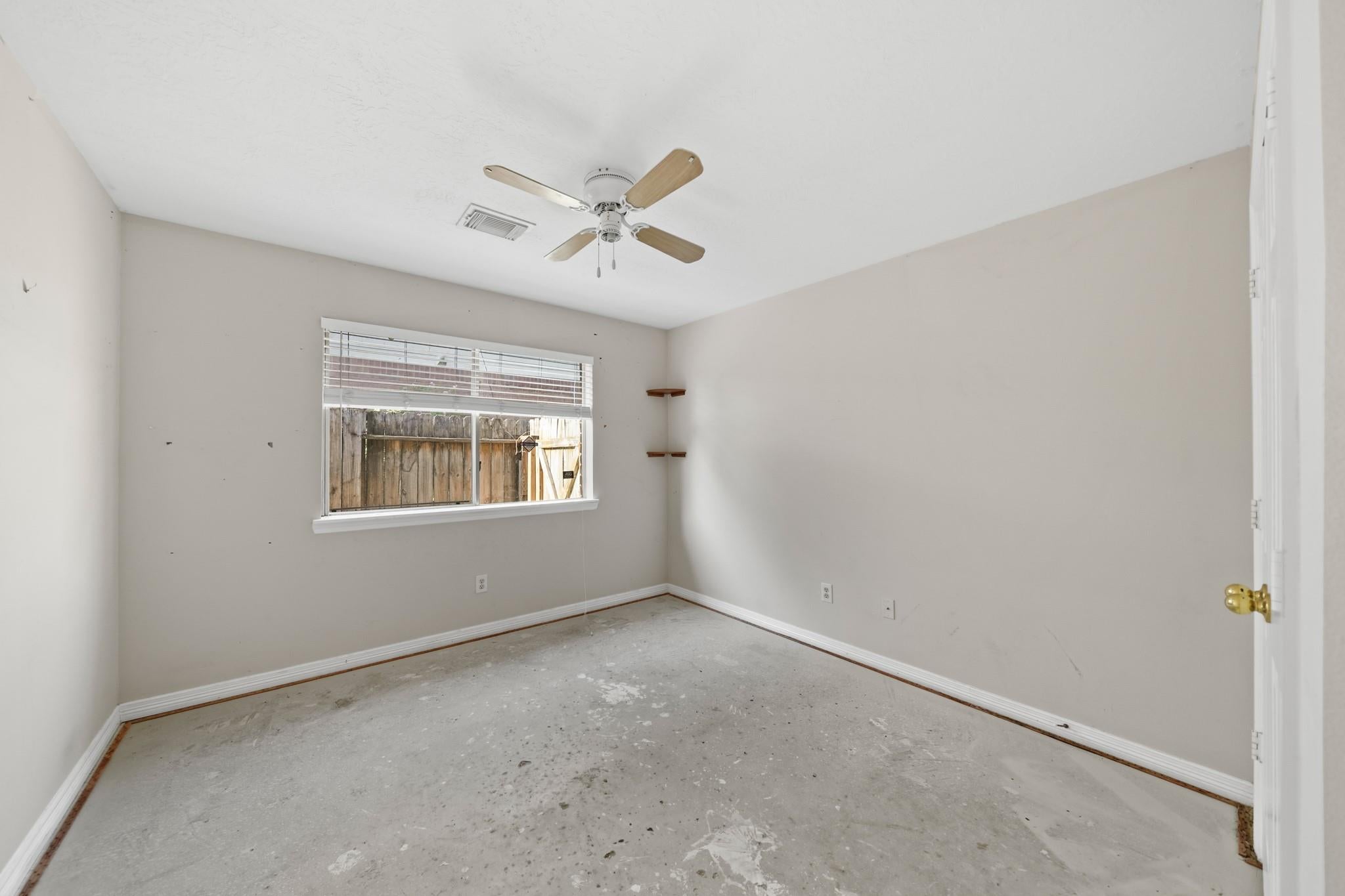 2309 Lord Nelson Dr, Seabrook, TX 77586 photo