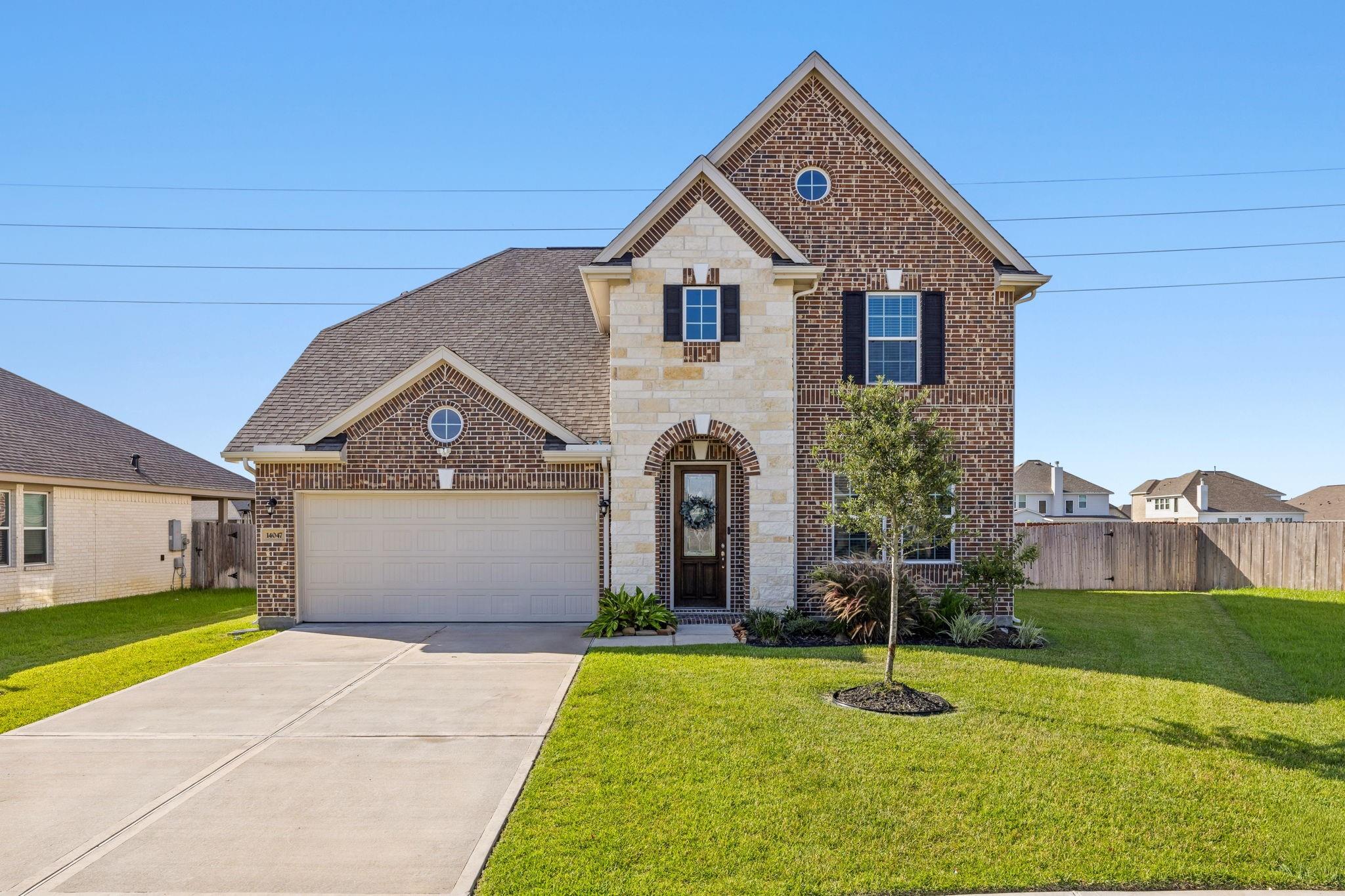 14047 River Dr, Baytown, TX 77523