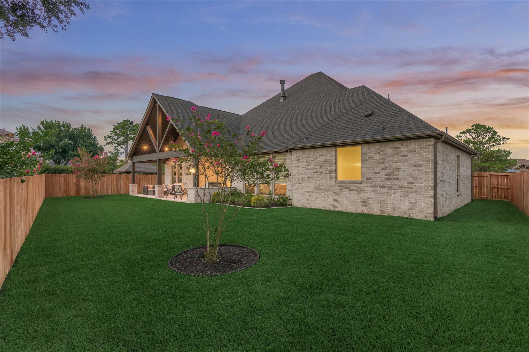 22 Darien Ct, Montgomery, TX 77356 photo