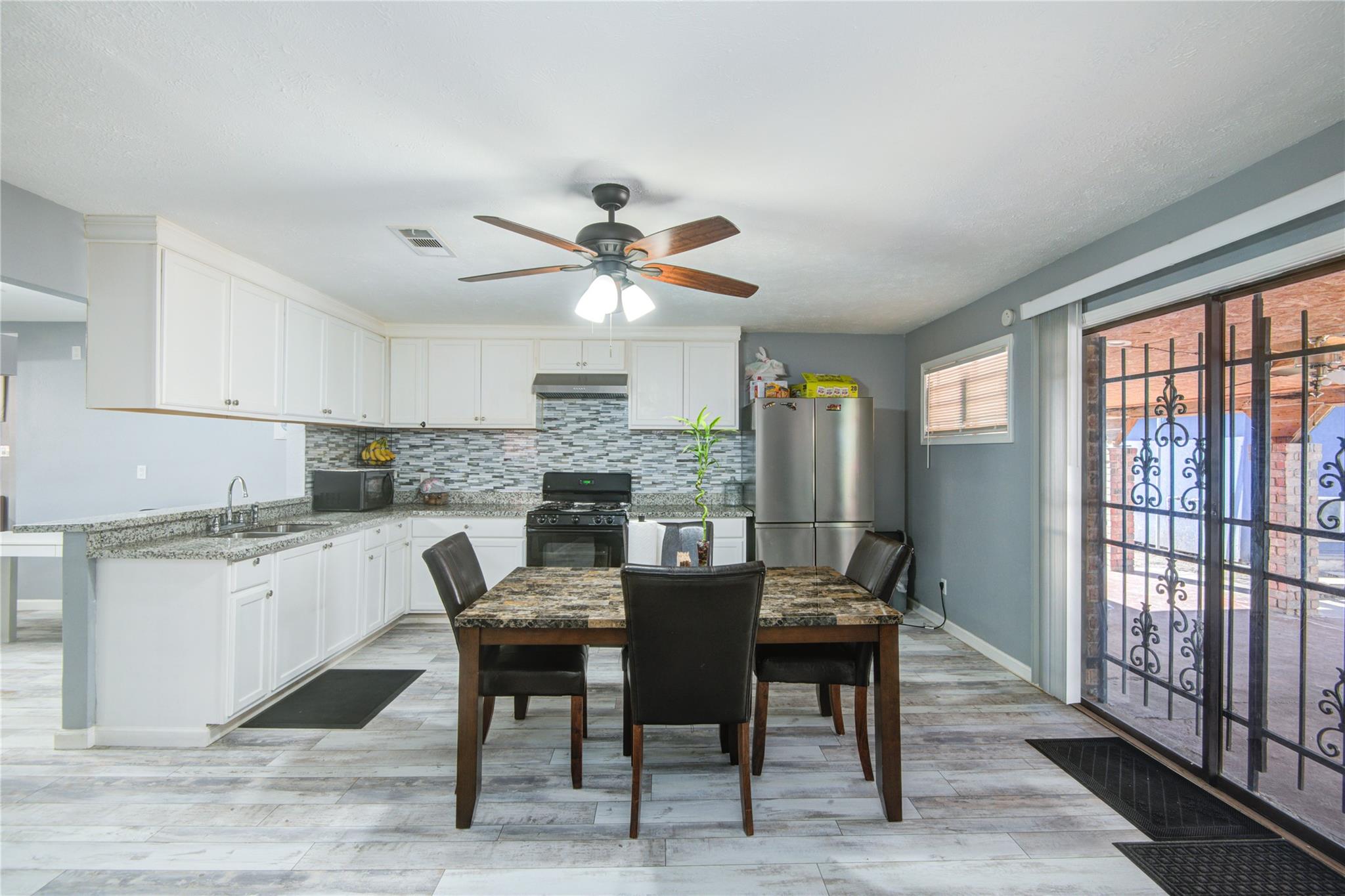 905 Bank Dr, Galena Park, TX 77547 photo