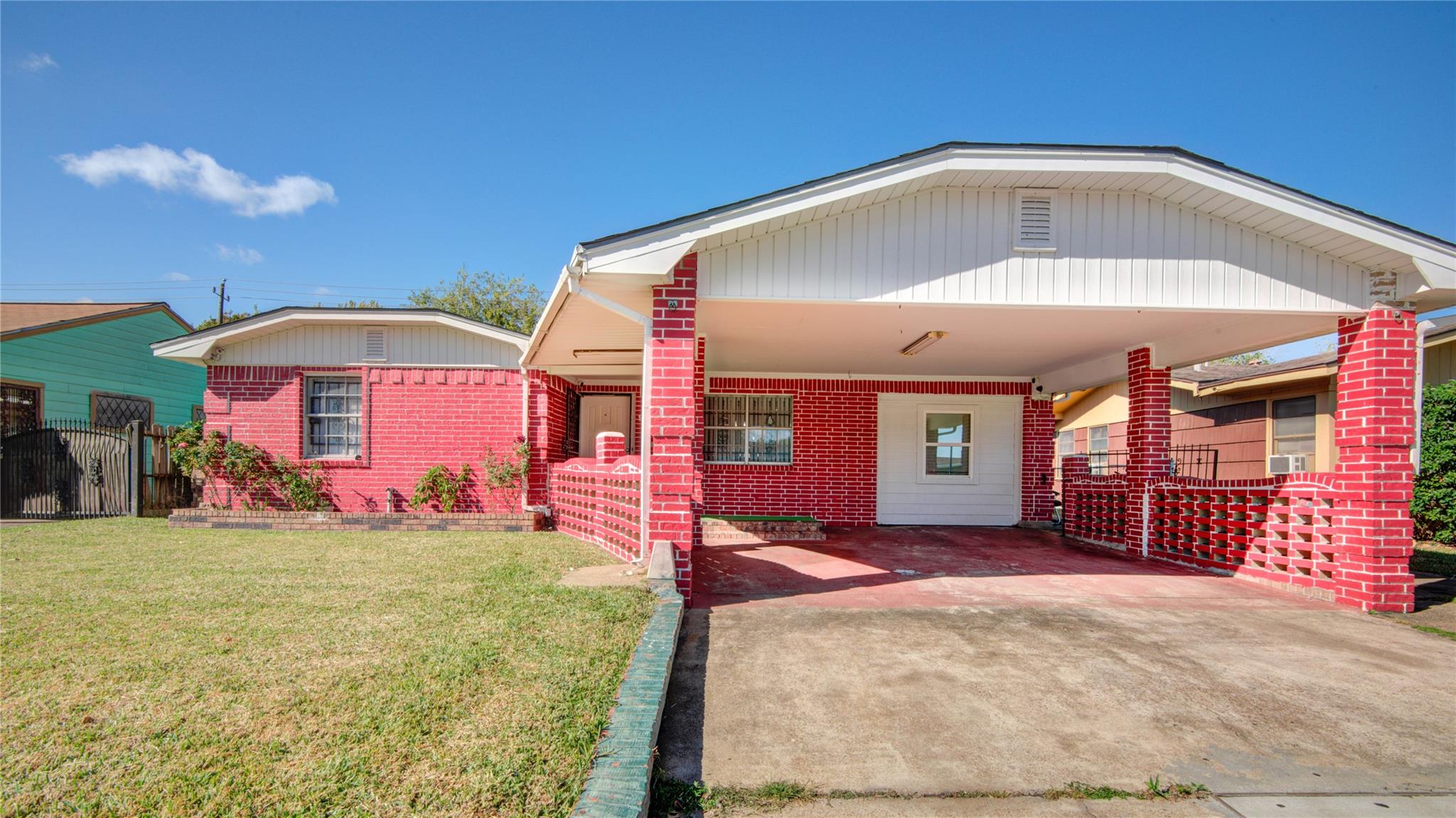 905 Bank Dr, Galena Park, TX 77547