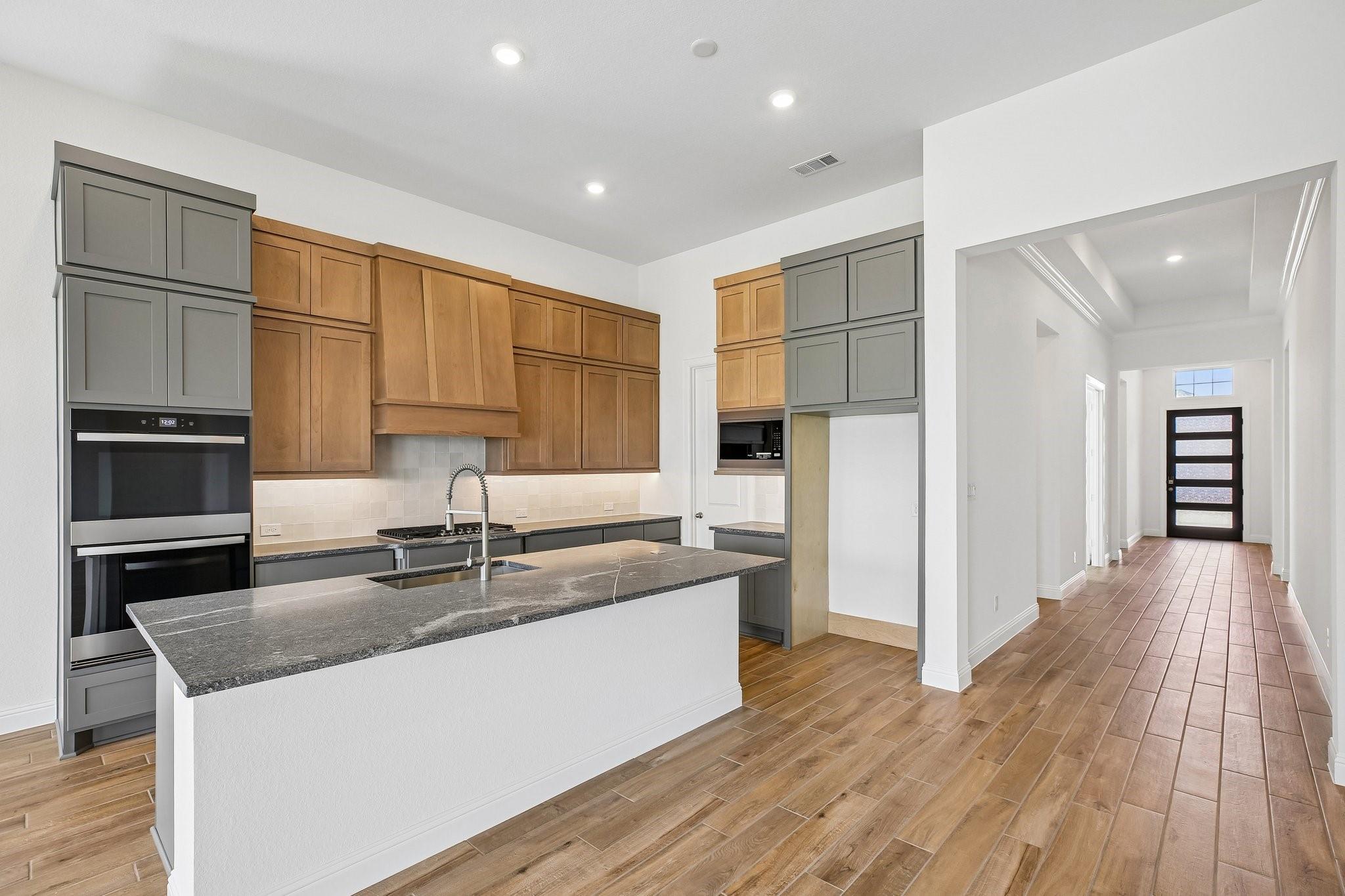 910 Hilltop View Ln, League City, TX 77546 photo