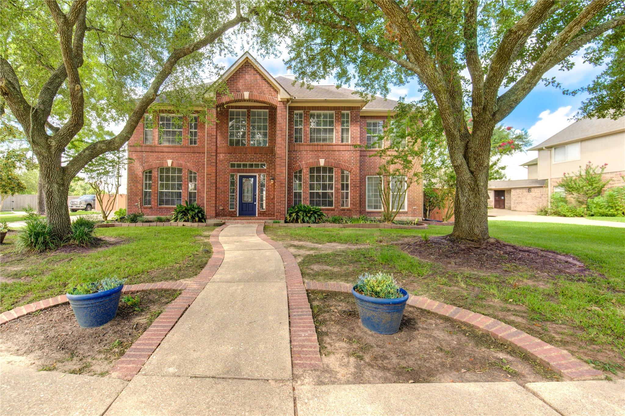 1016 Applewood Dr, Friendswood, TX 77546 photo