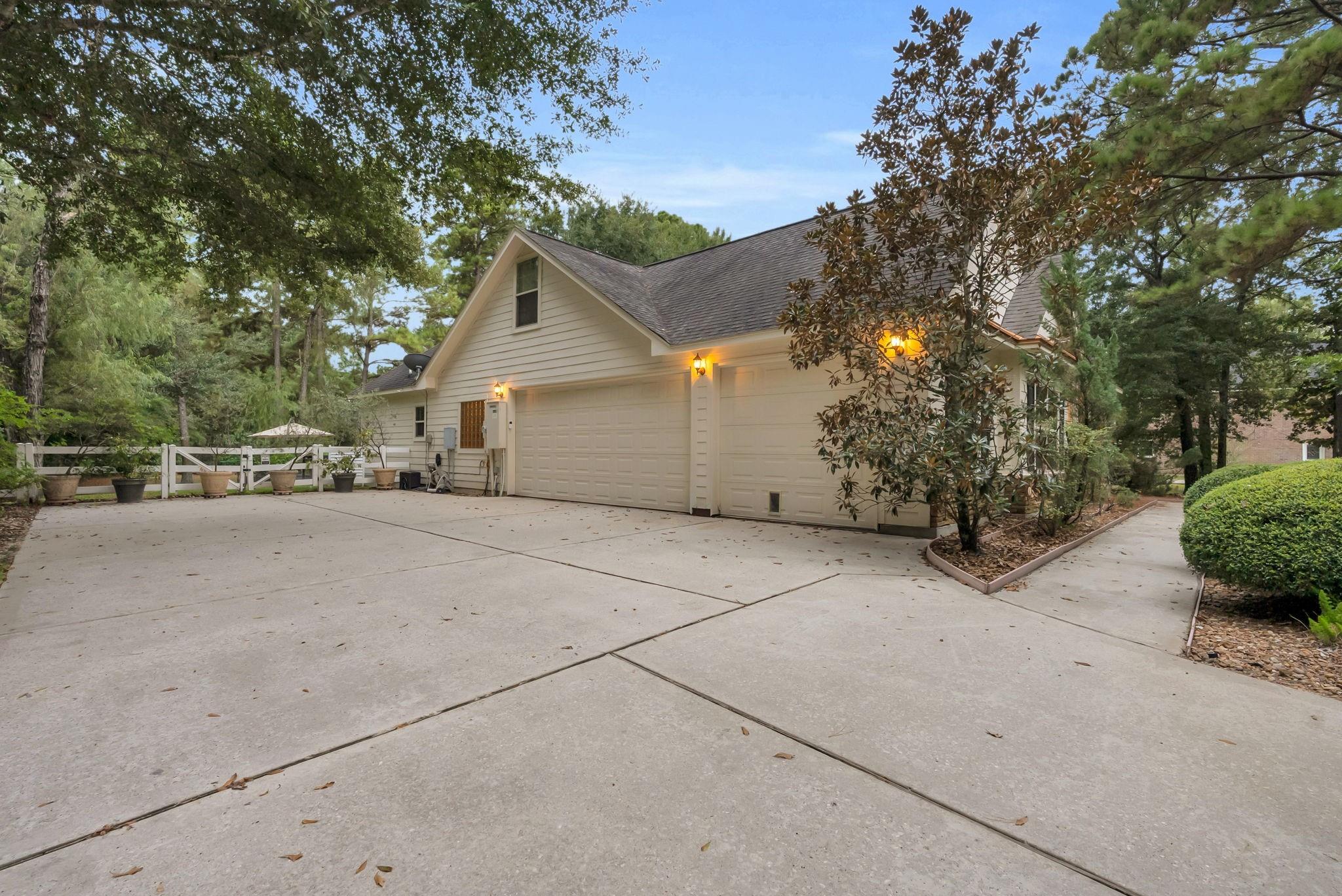 11716 Great Oak Blvd, Conroe, TX 77385 photo