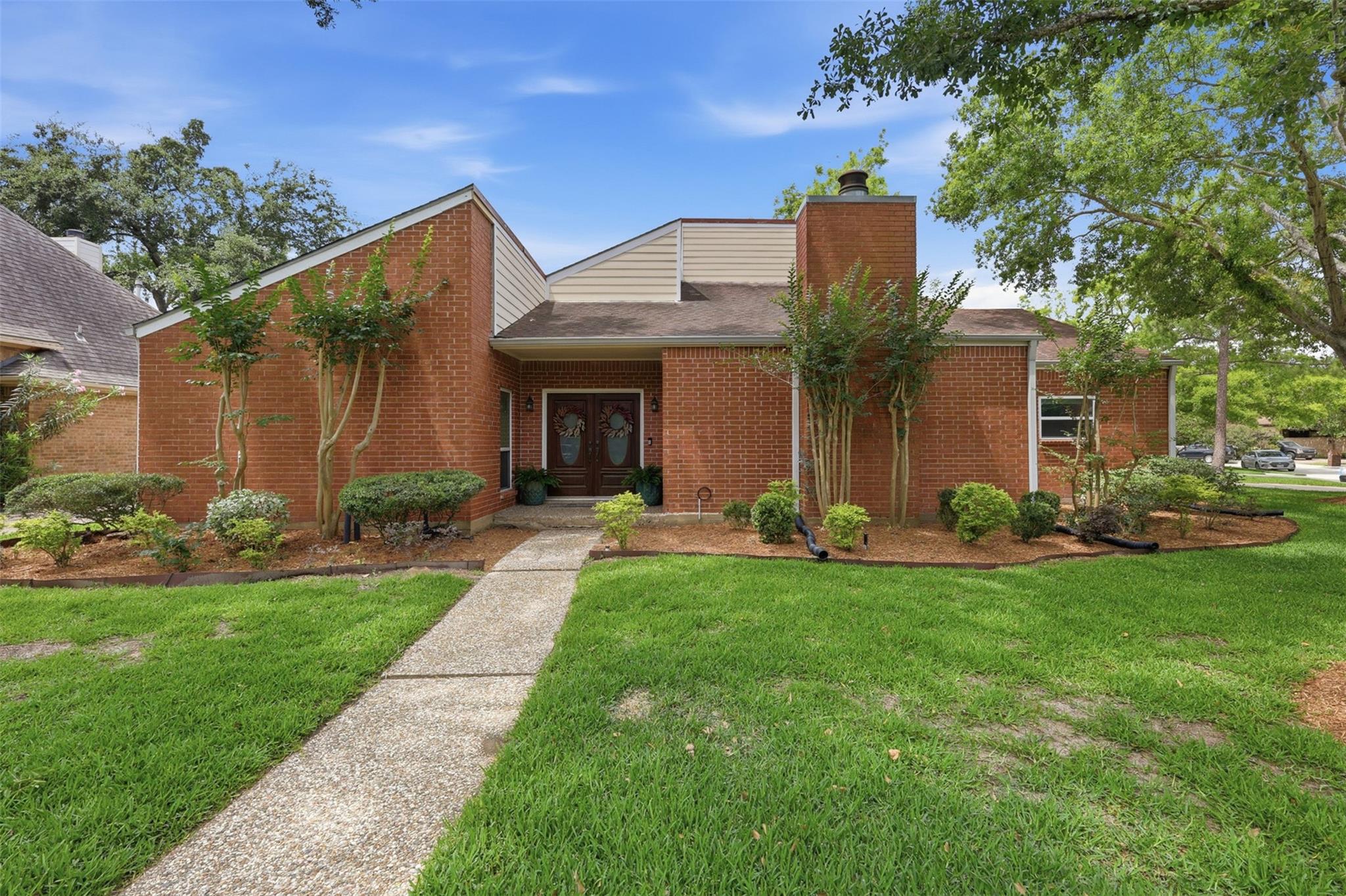 1022 Trapper Hill Dr, Houston, TX 77077 photo