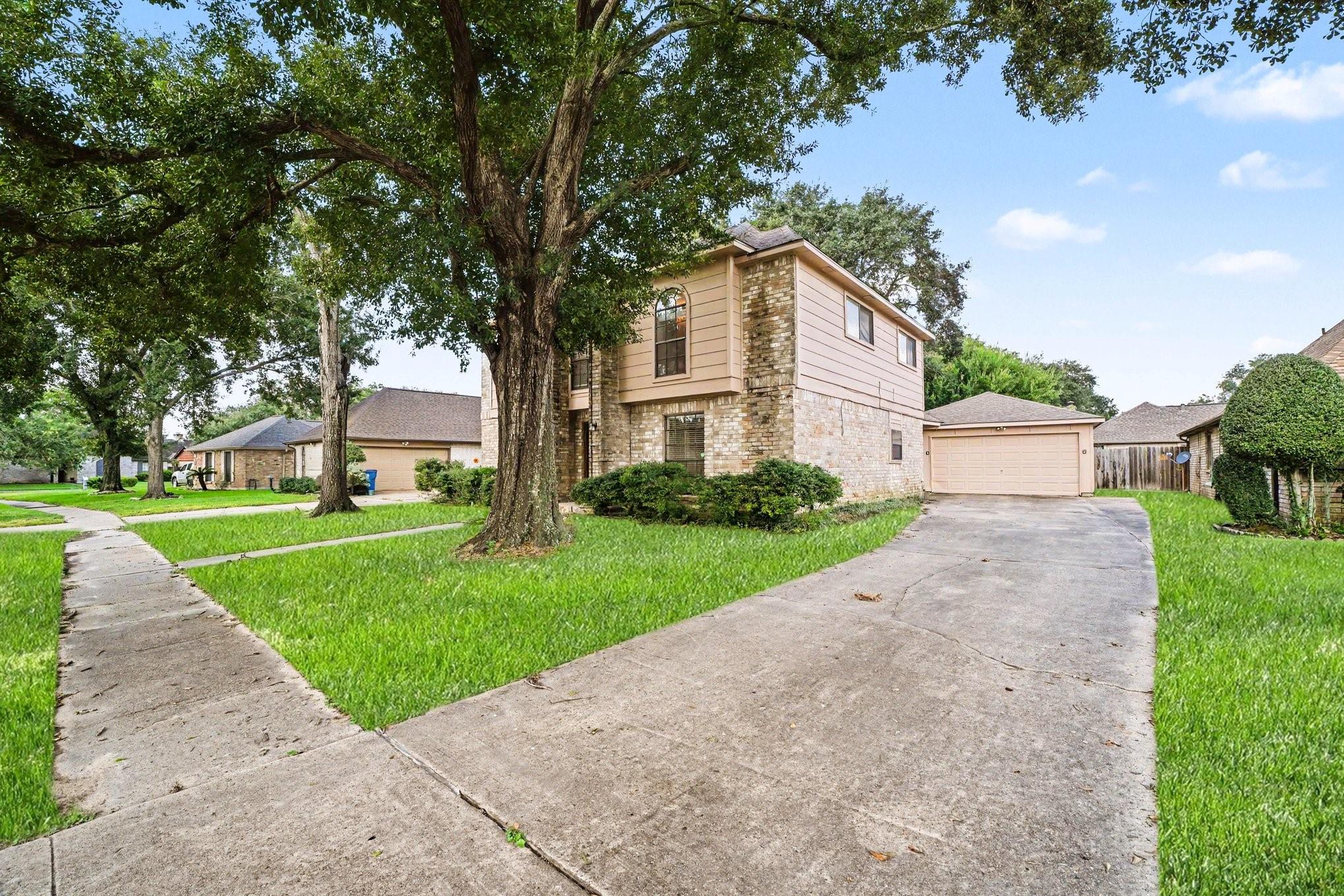 7911 Bayou Forest Dr, Houston, TX 77088 photo