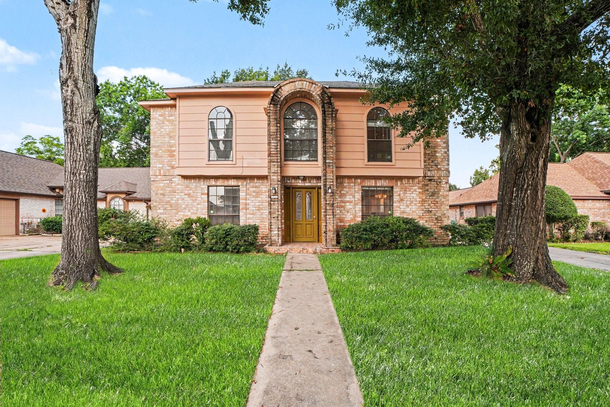 7911 Bayou Forest Dr, Houston, TX 77088