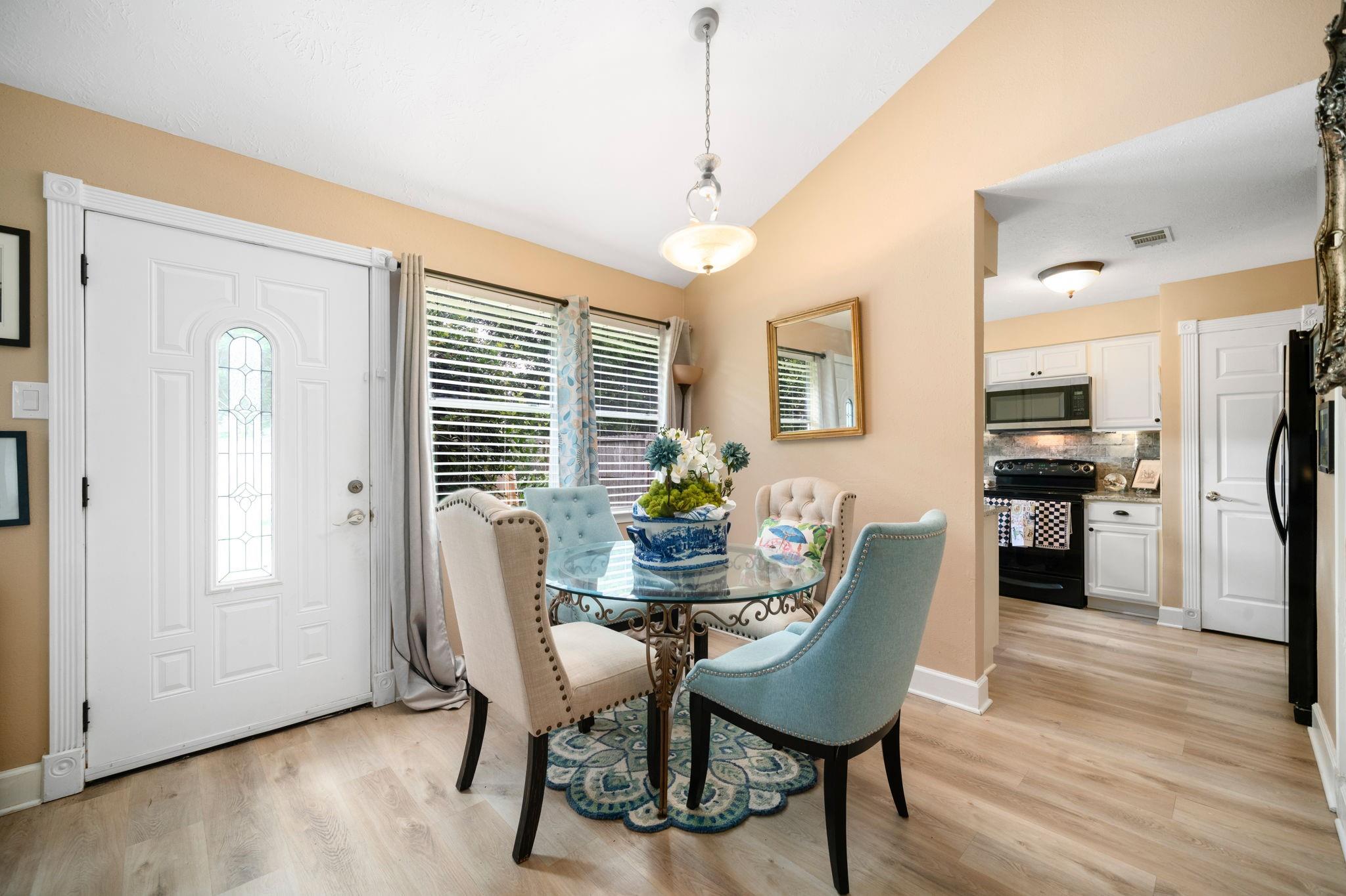 302 Forest Hills Dr, League City, TX 77573 photo