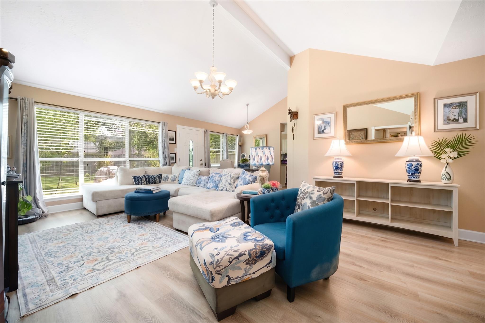 302 Forest Hills Dr, League City, TX 77573 photo