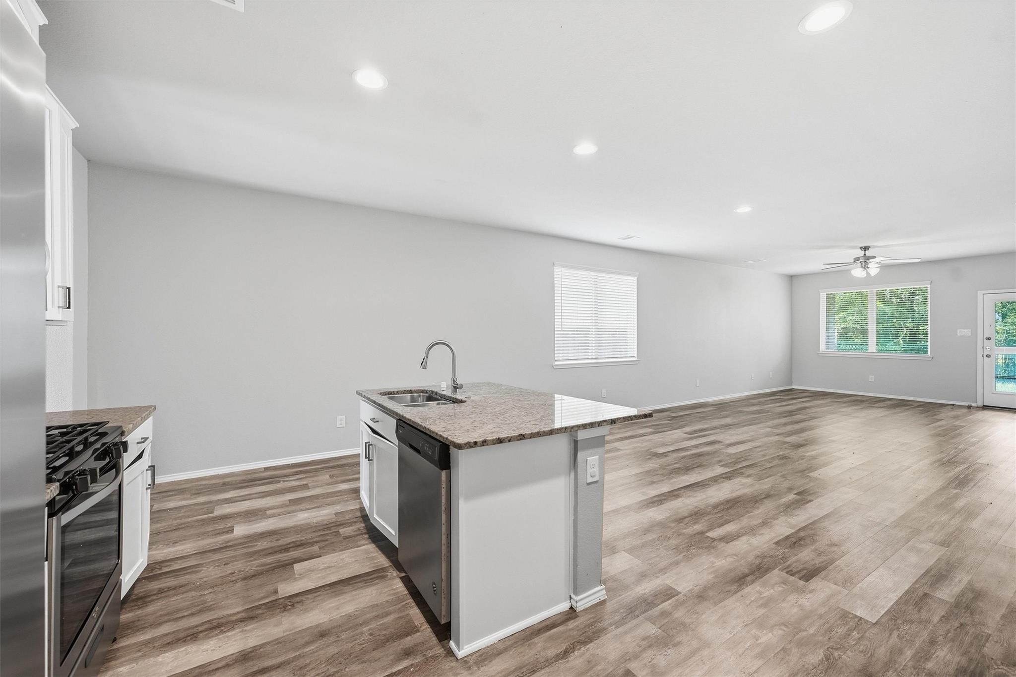 17153 Upland Bent Ct, Conroe, TX 77385 photo