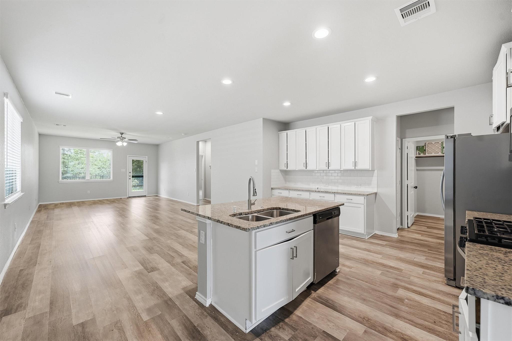 17153 Upland Bent Ct, Conroe, TX 77385 photo
