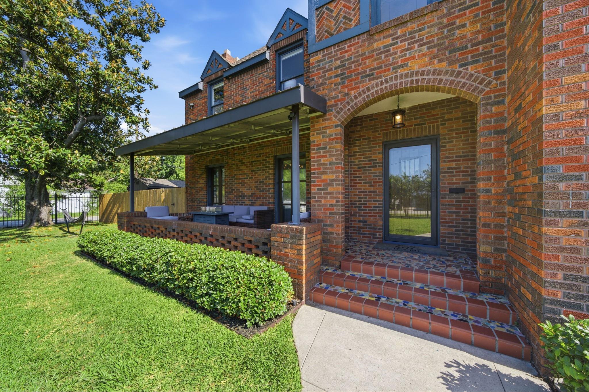 210 Coronado St, Houston, TX 77009 photo