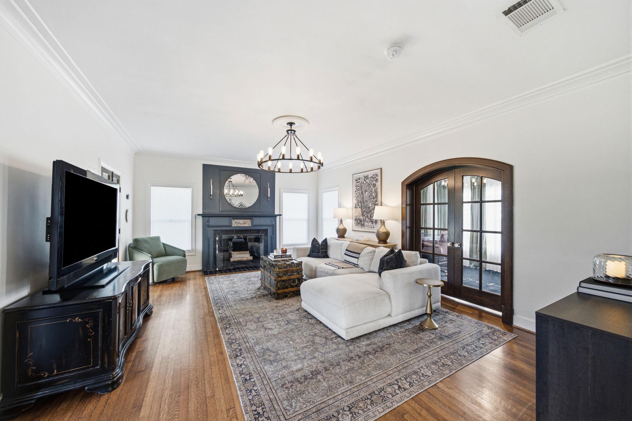 210 Coronado St, Houston, TX 77009 photo