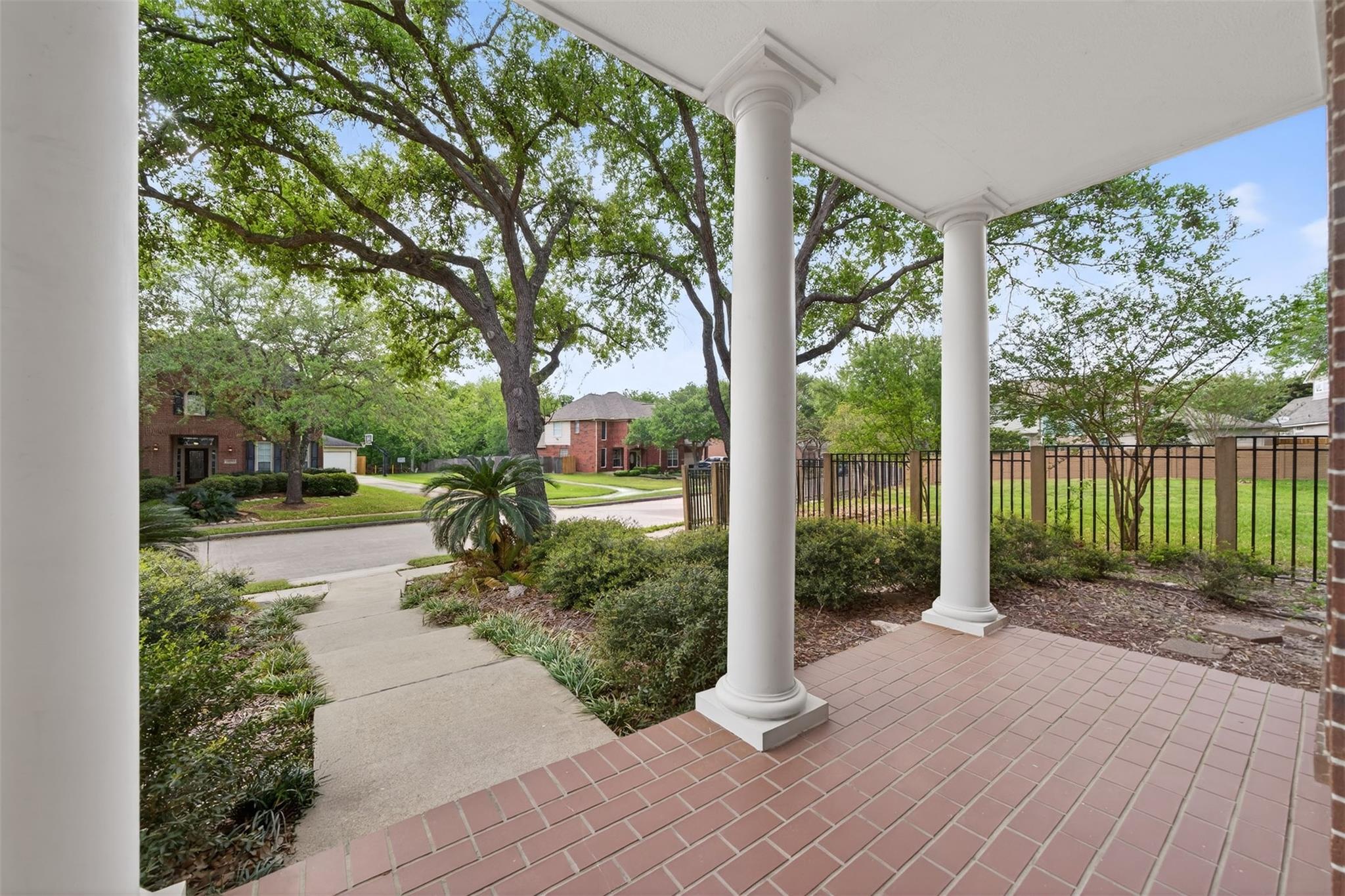 4319 Oak Forest Dr, Missouri City, TX 77459 photo