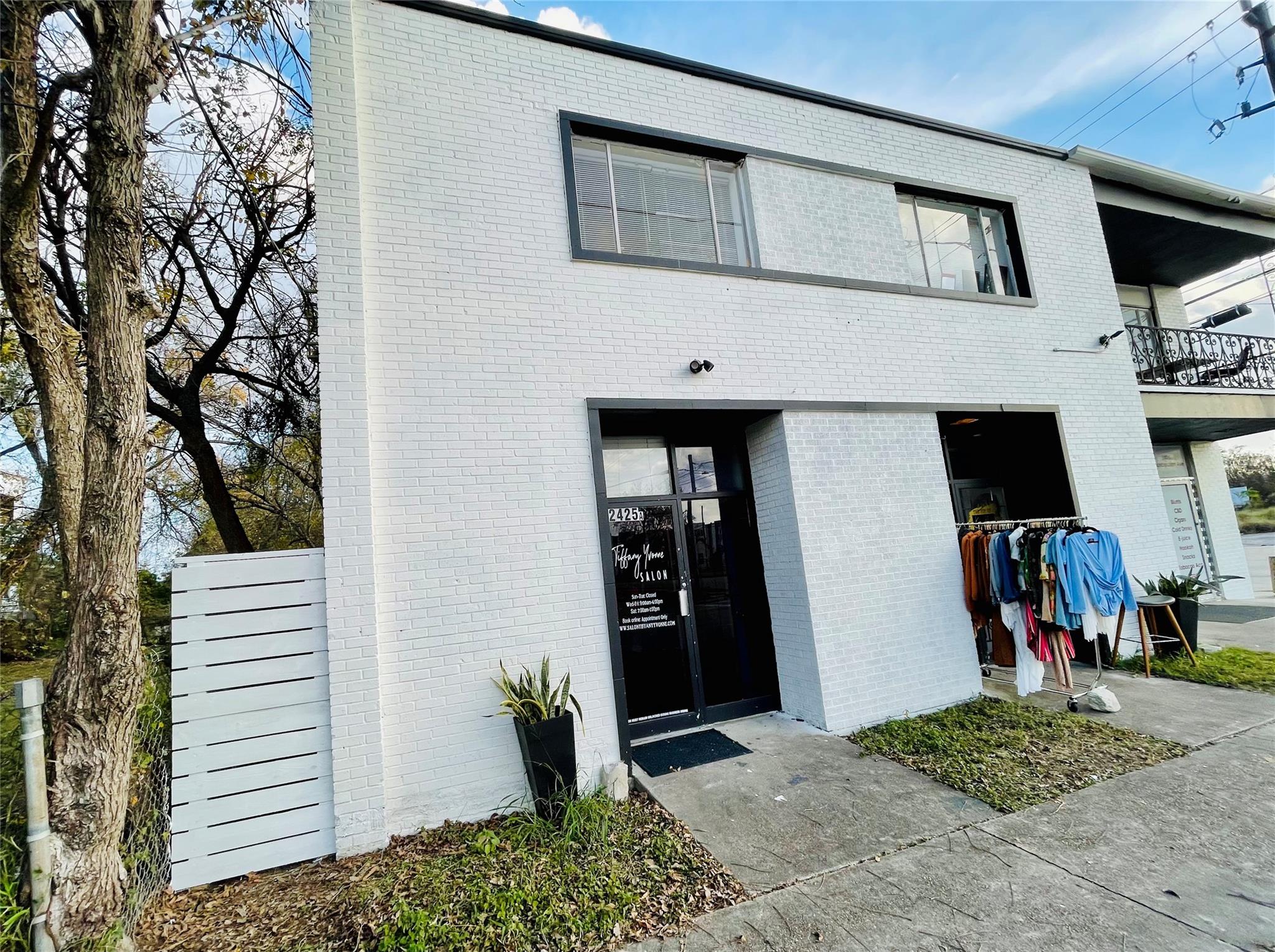 2423 Emancipation Ave, Houston, TX 77004