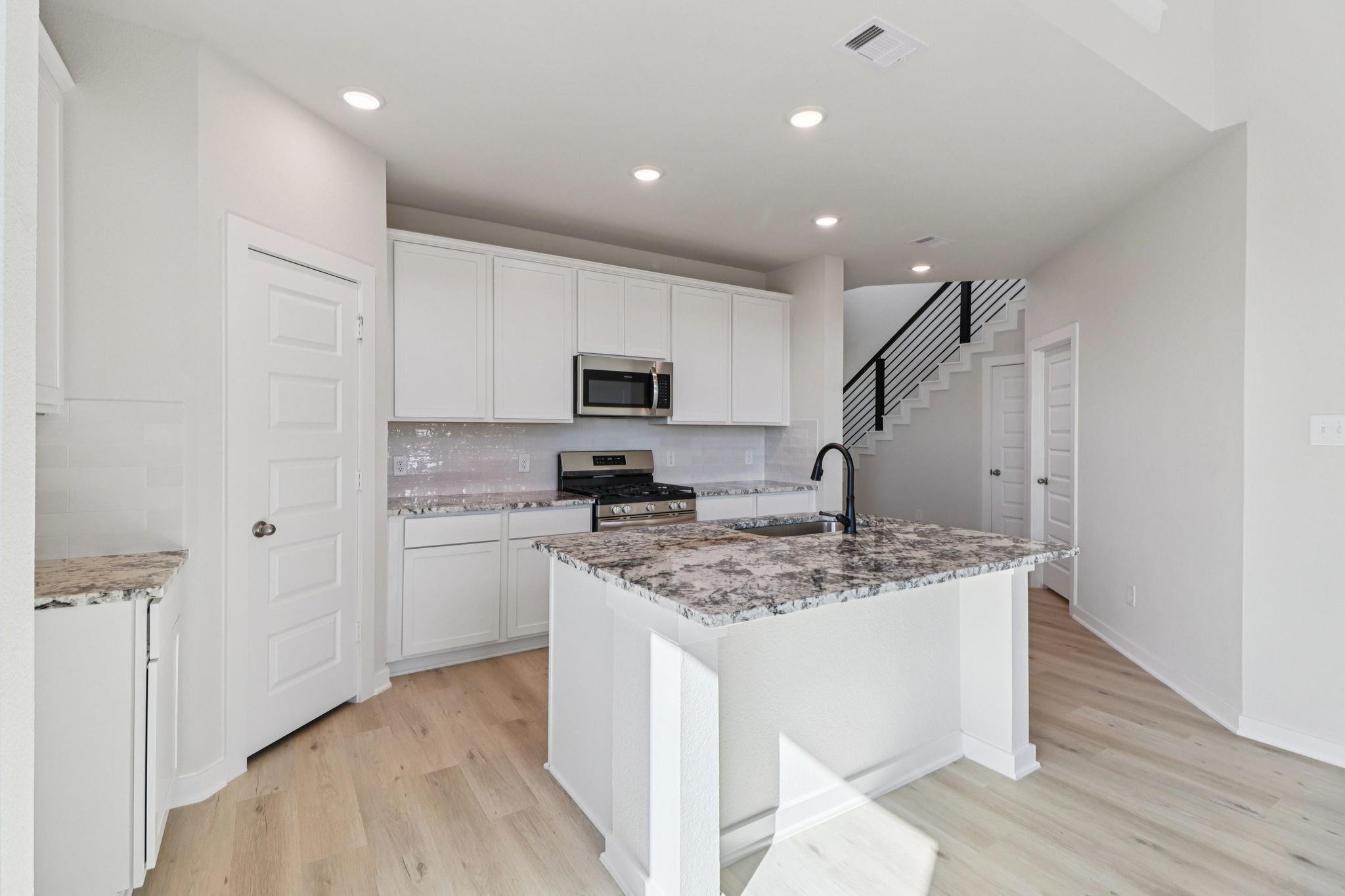 11936 Avian Ave, Conroe, TX 77303 photo