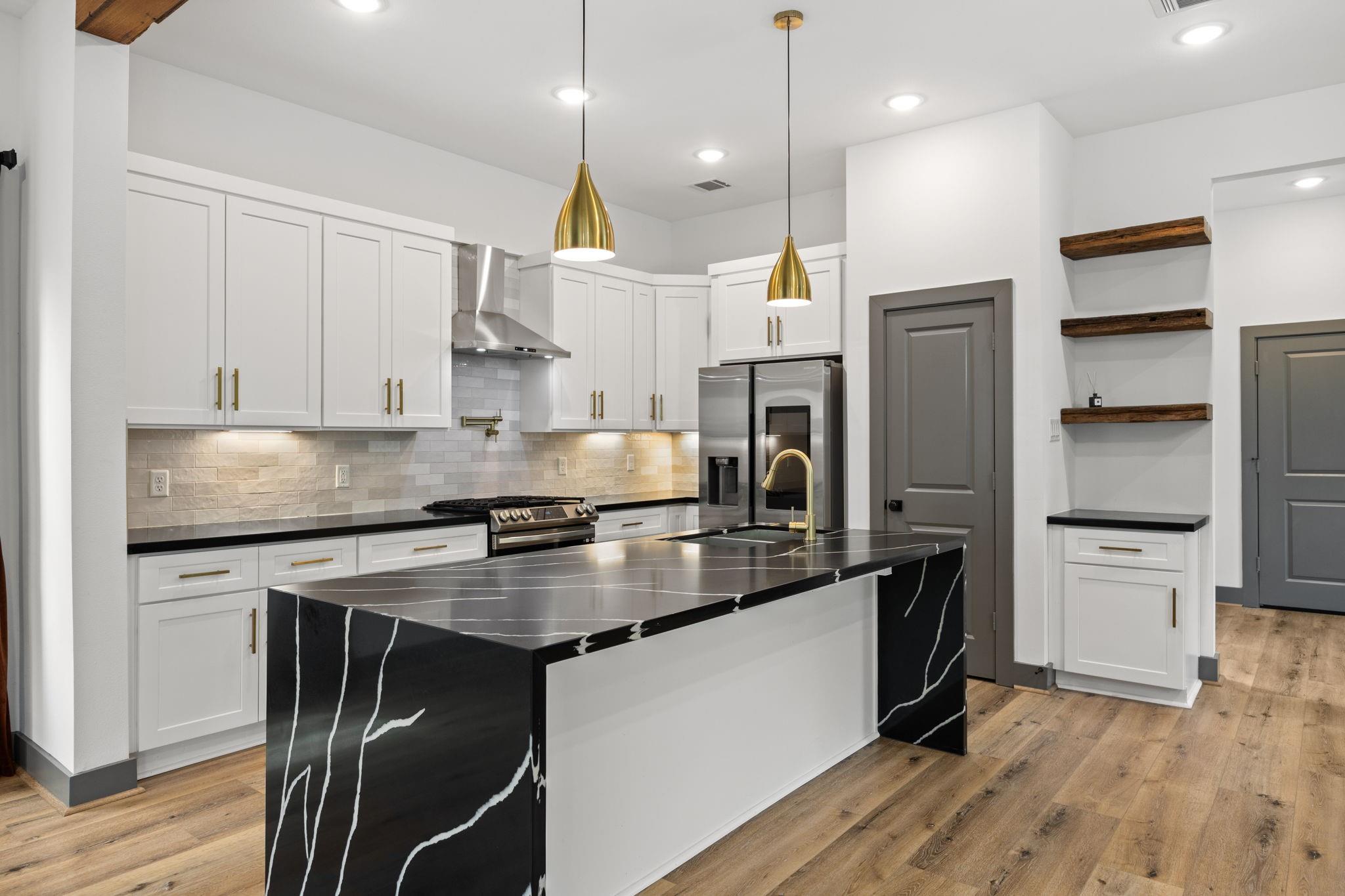 731 E 40 St, Houston, TX 77022 photo