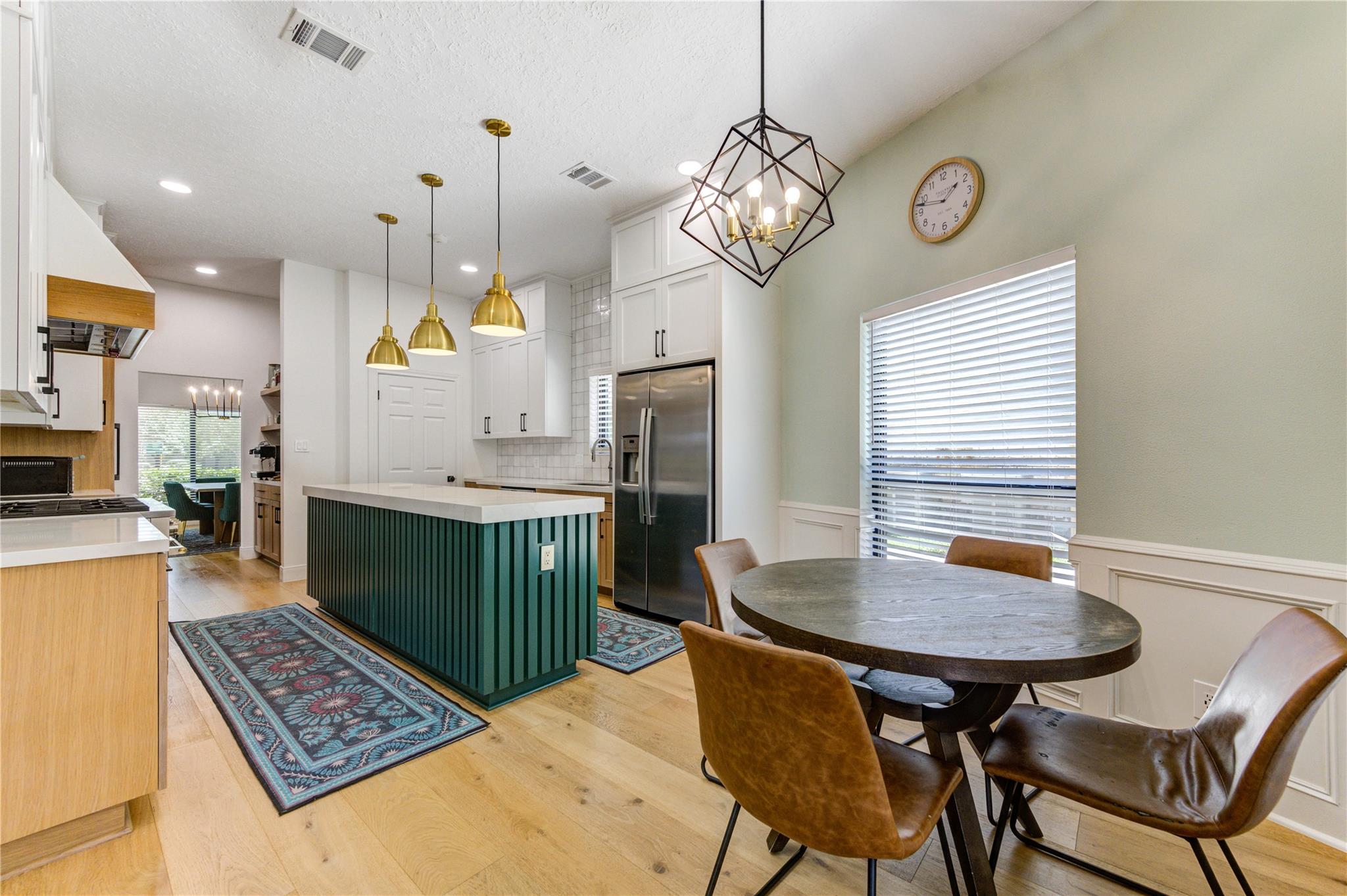 18 Hickory Shadows Dr, Houston, TX 77055 photo